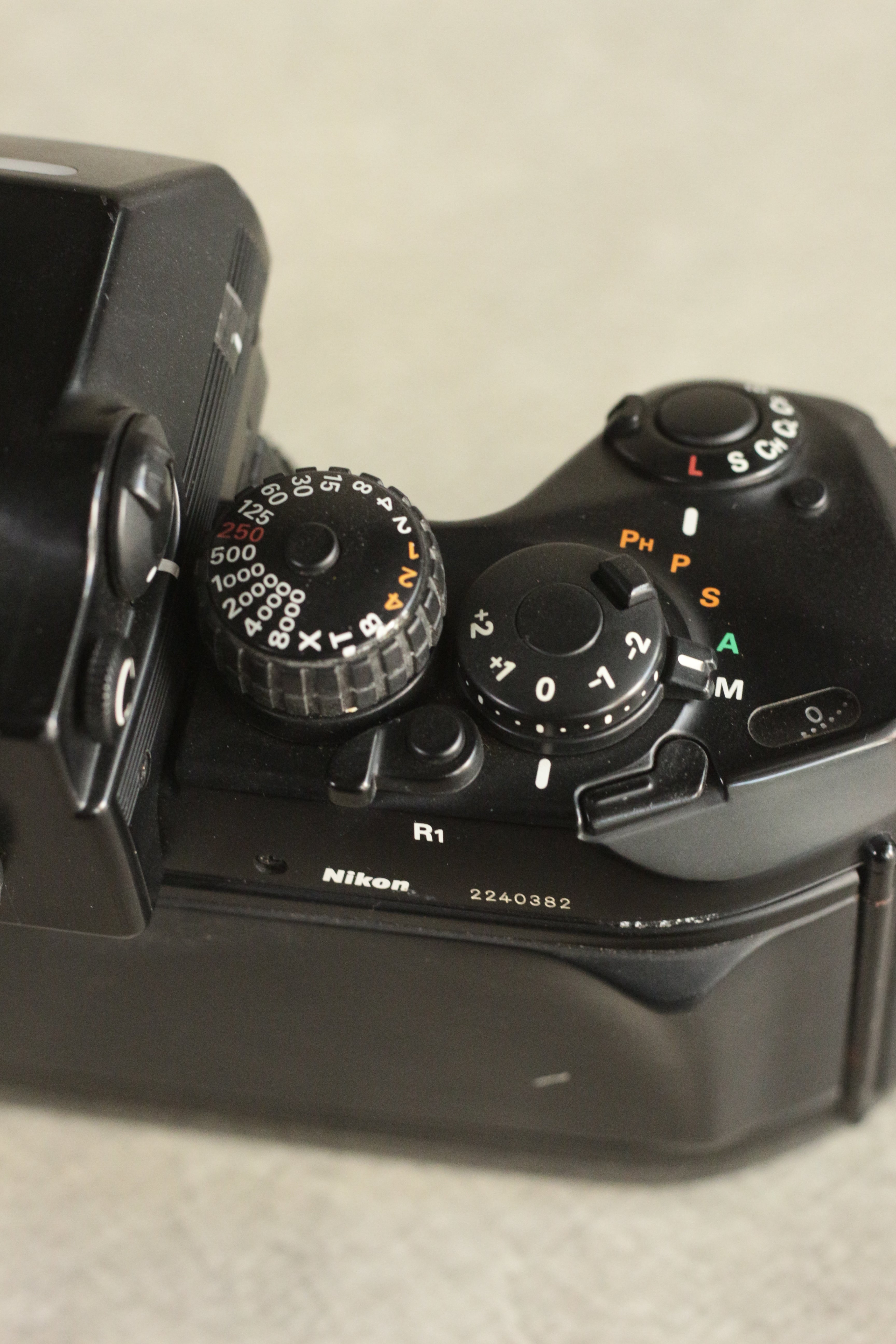 Nikon F4 + DP20 Viewfinder