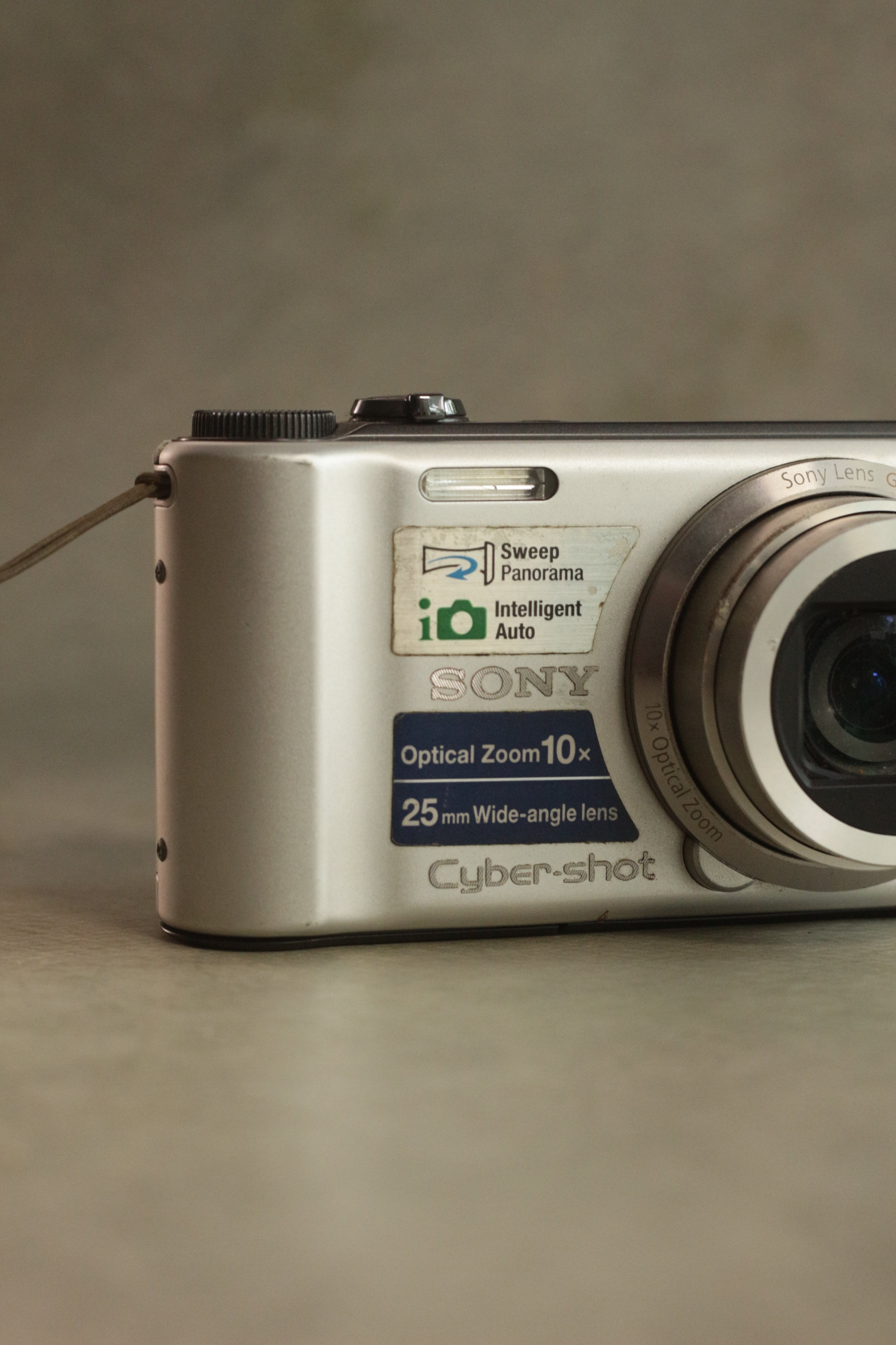 Sony Cyber-shot DSC-H55