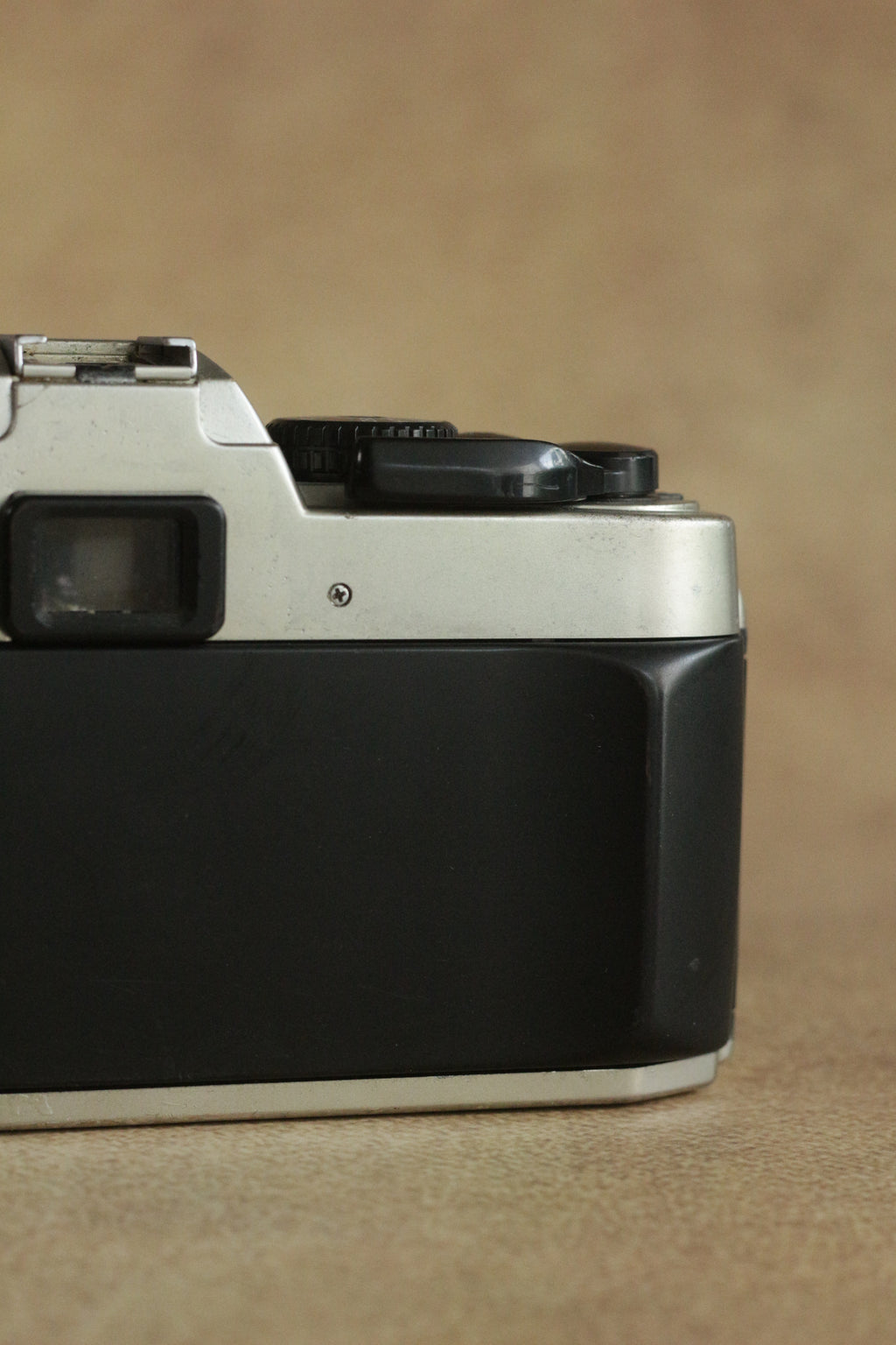 Nikon FM10 + Nikkor 35-70mm Zoom