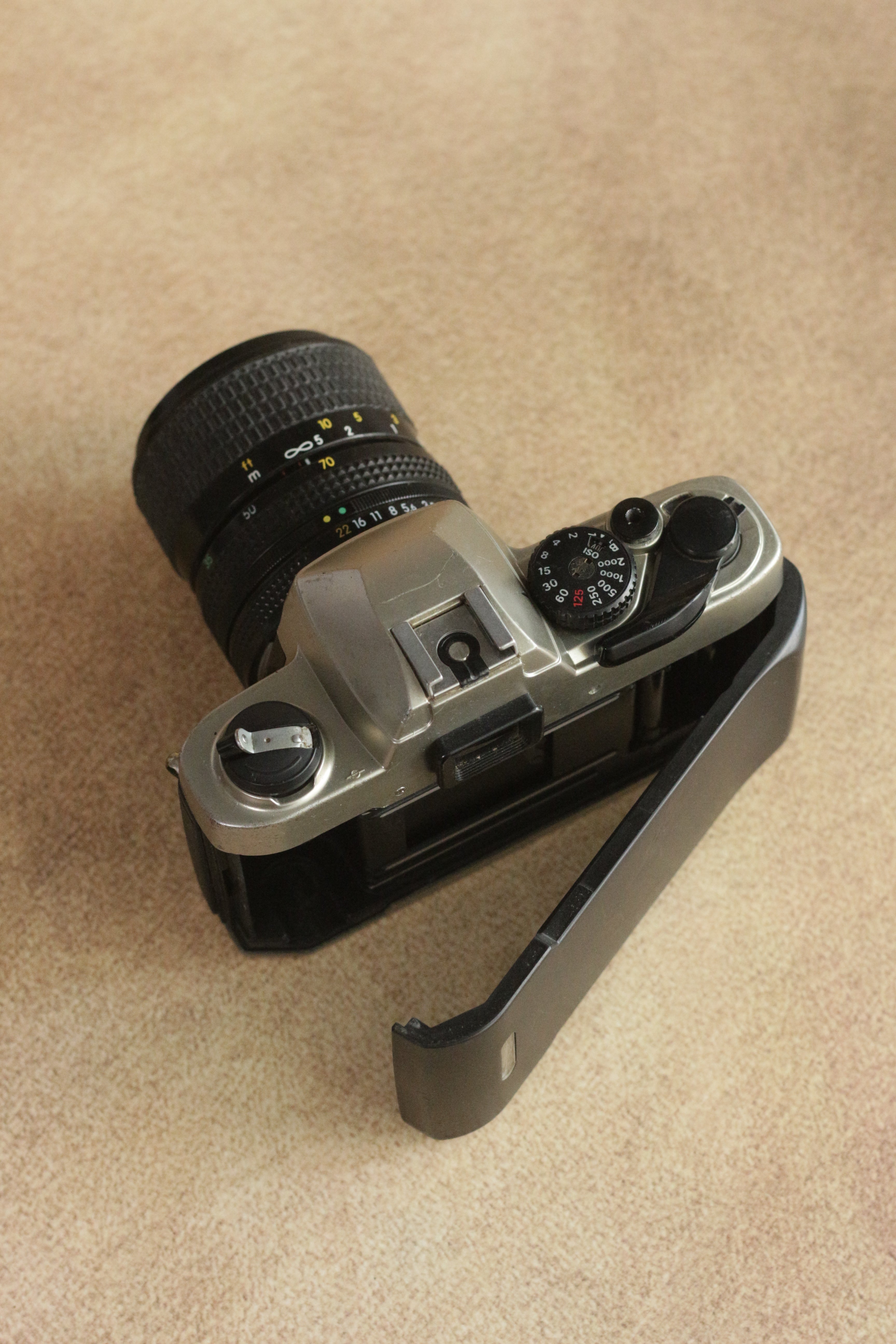 Nikon FM10 + Nikkor 35-70mm Zoom