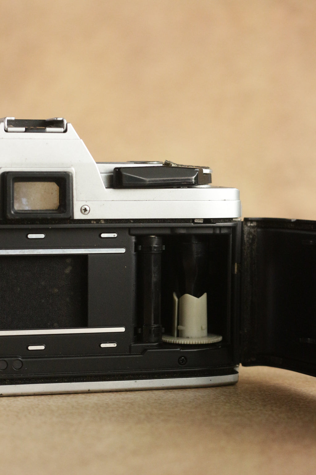 Minolta X-300 + Minolta MD 50mm F1.7
