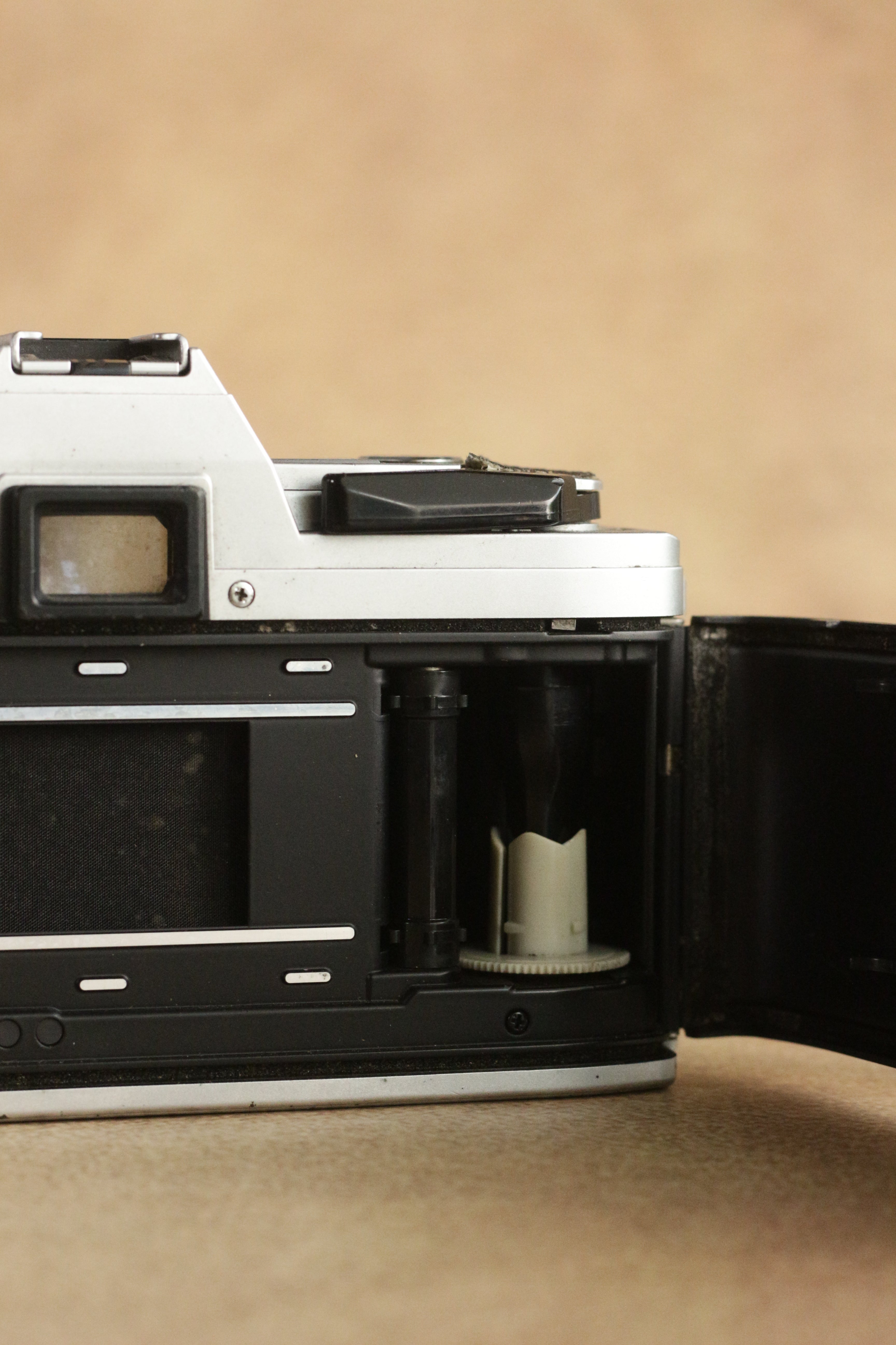 Minolta X-300 + Minolta MD 50mm F1.7