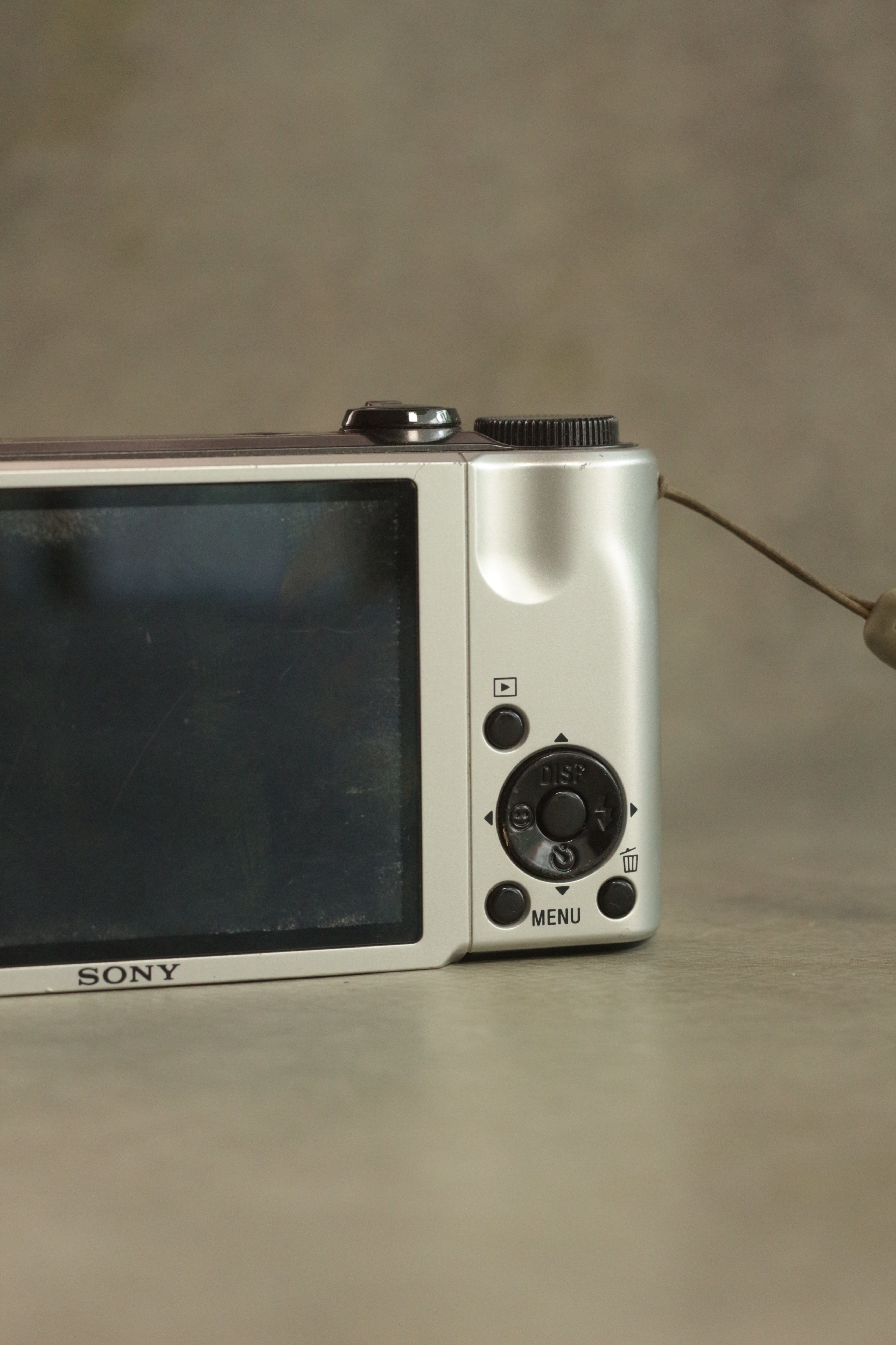 Sony Cyber-shot DSC-H55