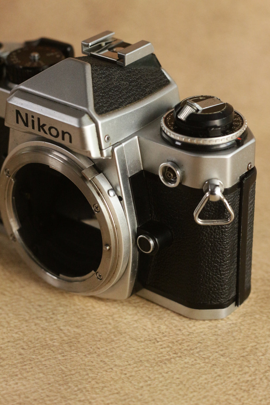 Nikon FE + Nikkor Series E 36-72mm F3.5 (constant aperture)