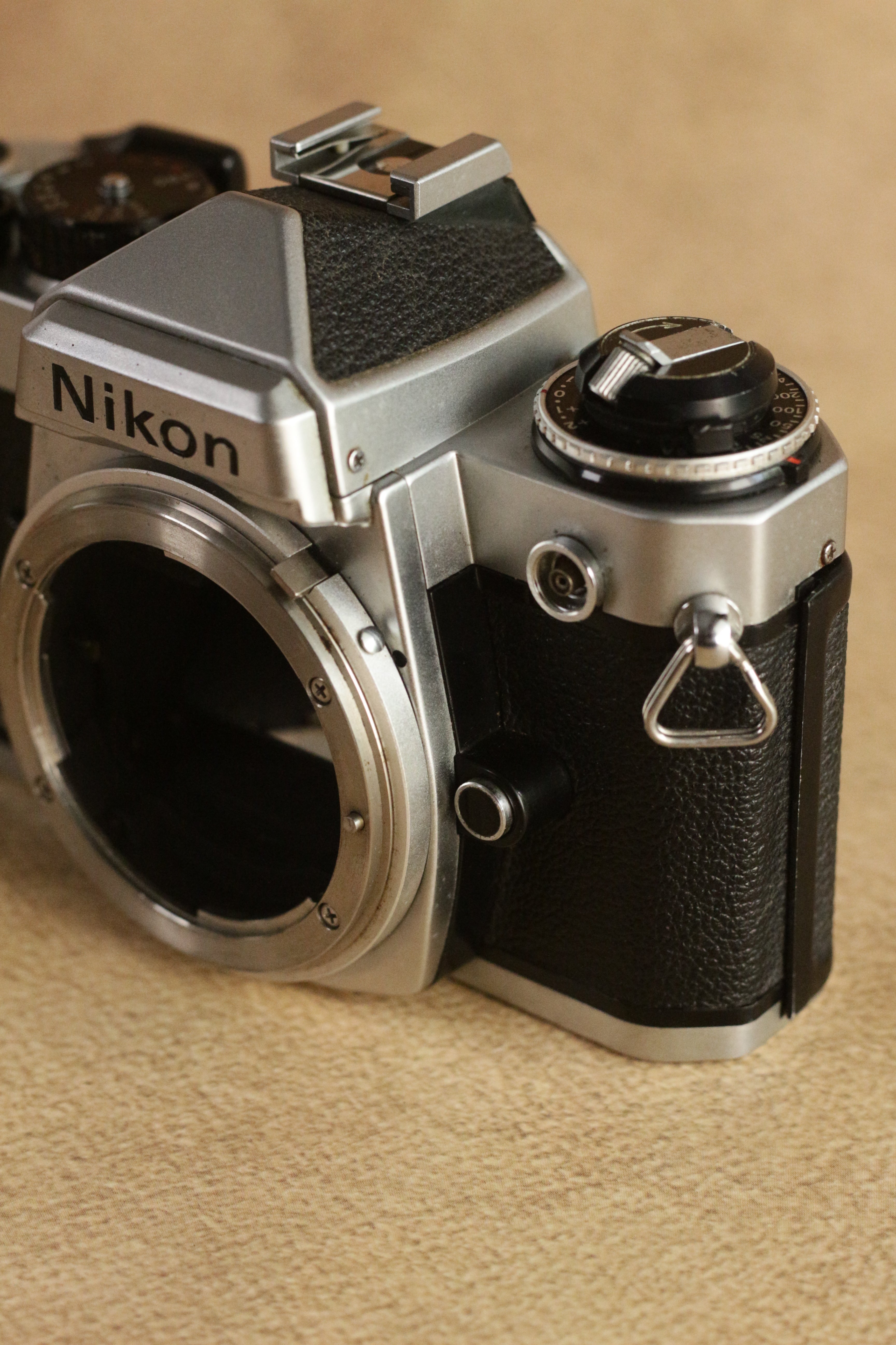 Nikon FE + Nikkor Series E 36-72mm F3.5 (constant aperture)