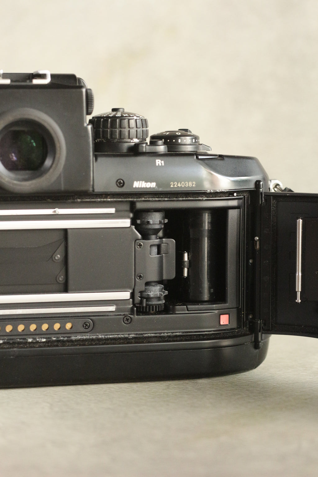 Nikon F4 + DP20 Viewfinder