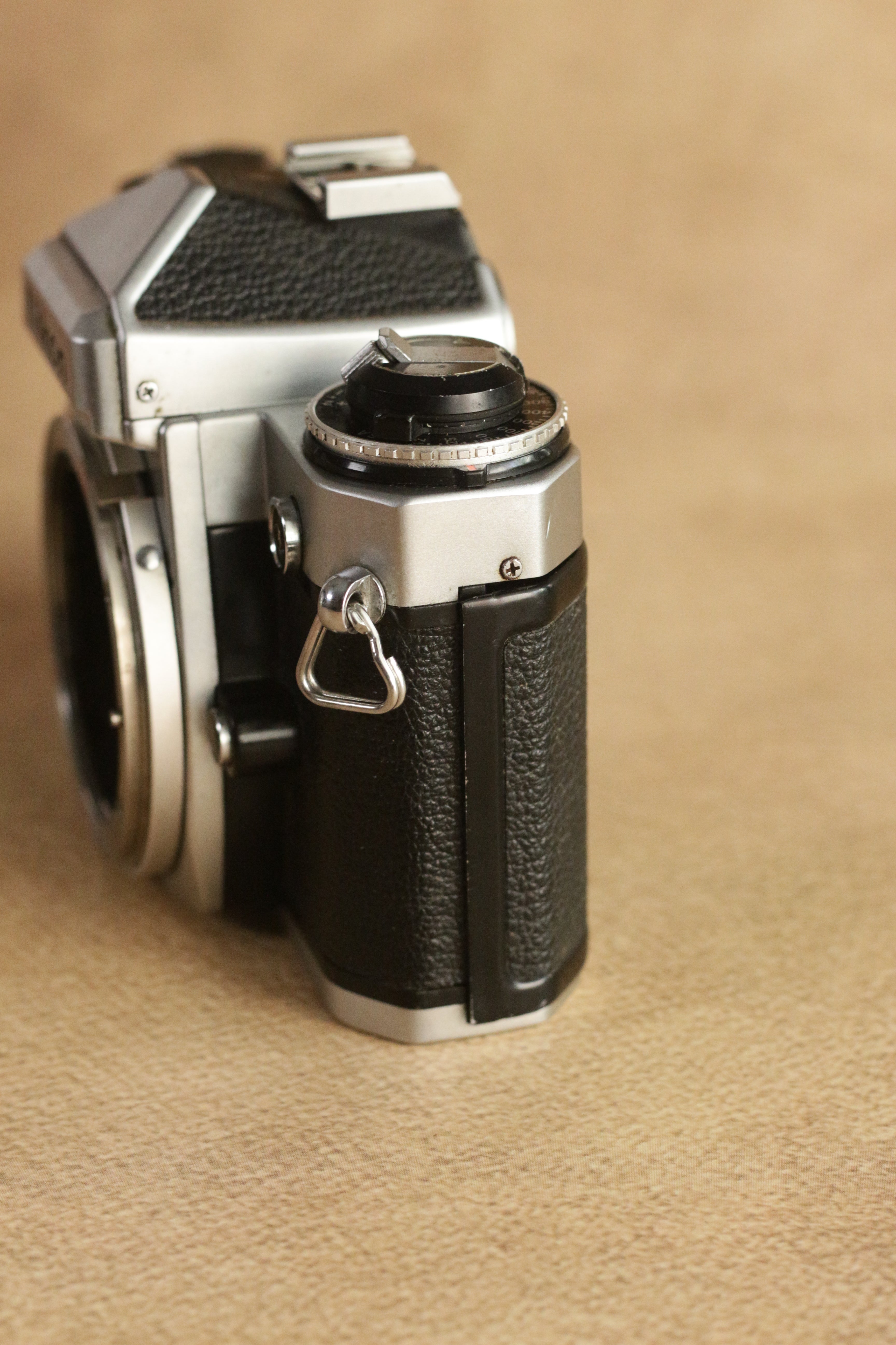 Nikon FE + Nikkor Series E 36-72mm F3.5 (constant aperture)