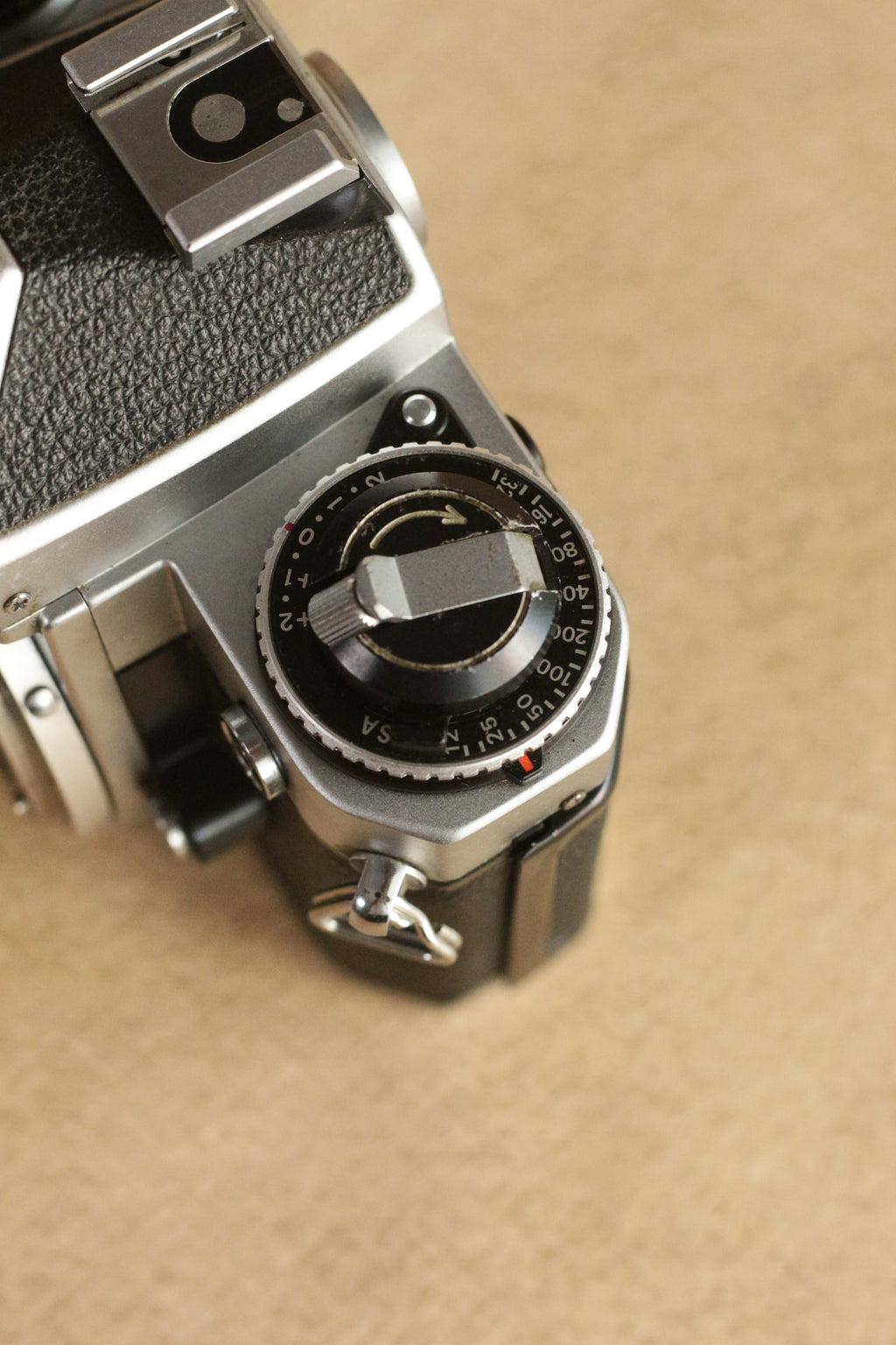 Nikon FE + Nikkor Series E 36-72mm F3.5 (constant aperture)