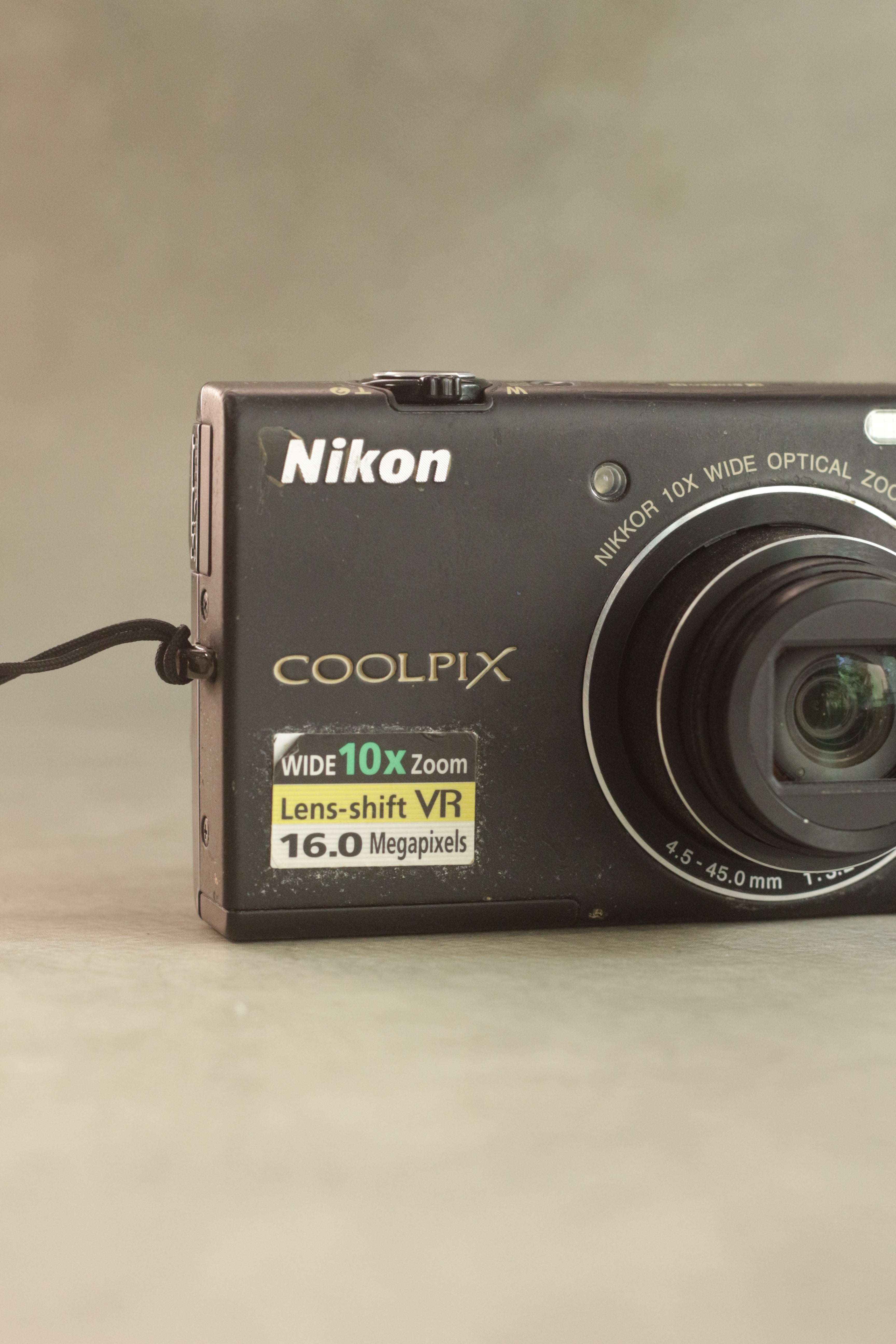 Nikon Coolpix S6200