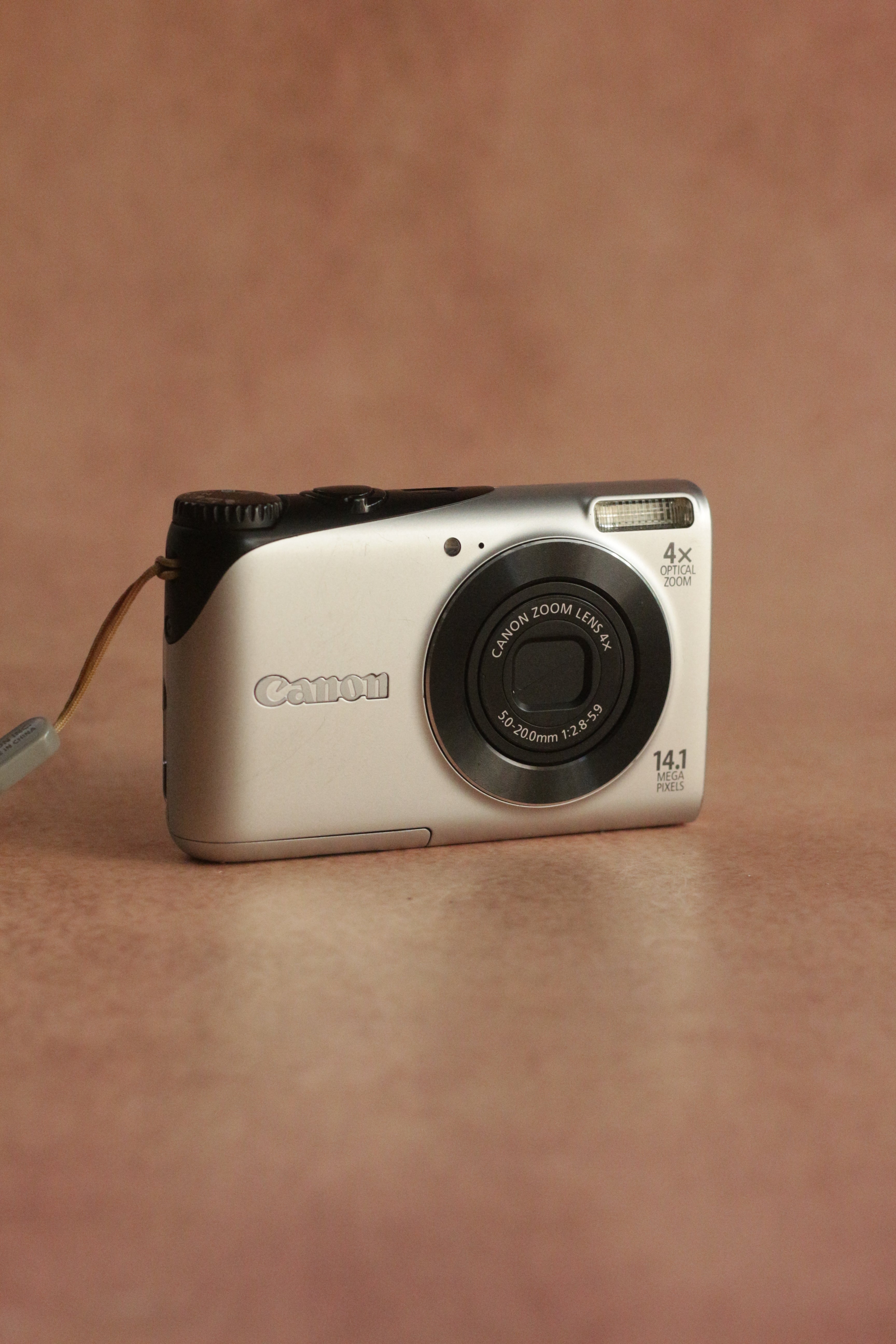 Canon PowerShot A2200 + original box