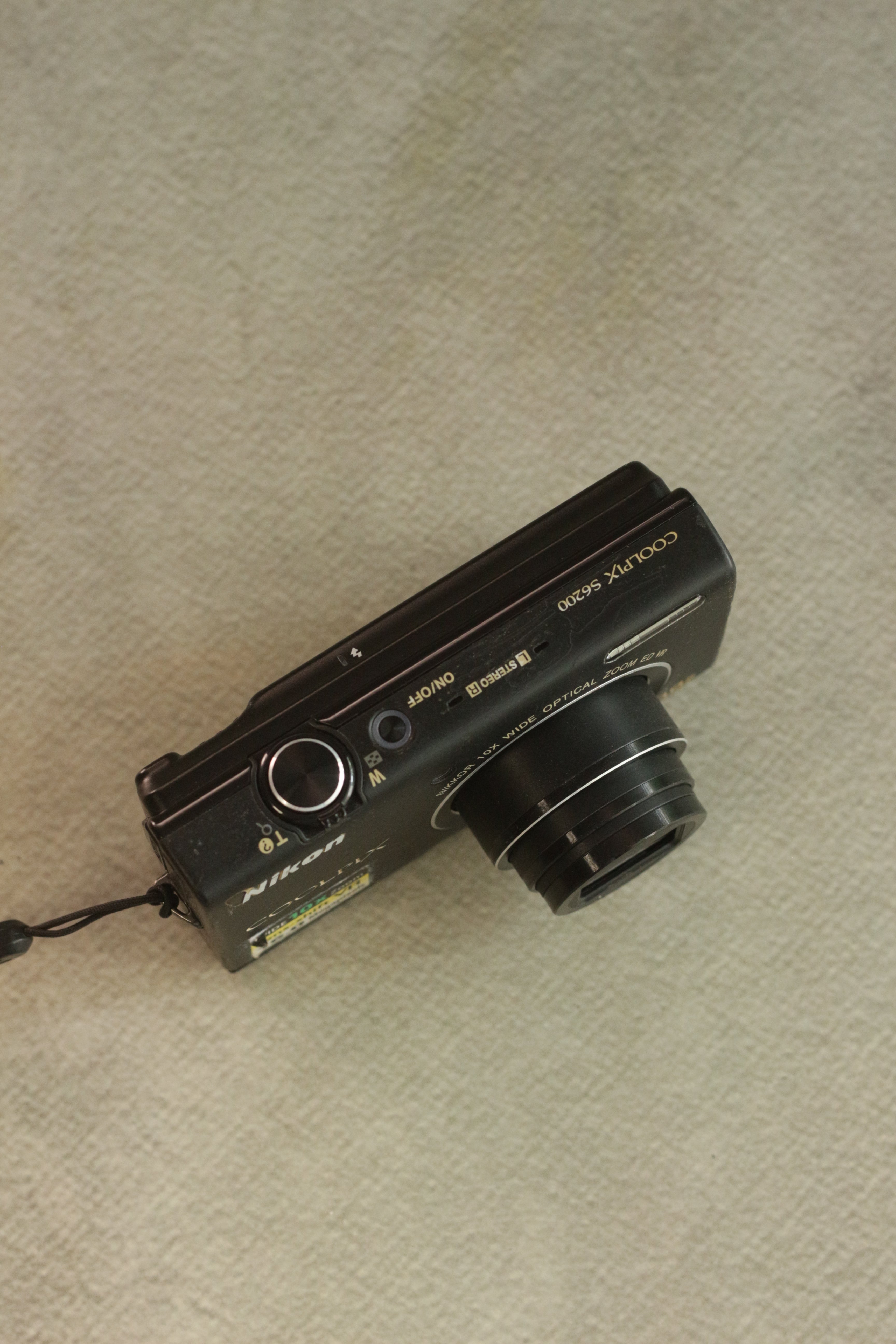 Nikon Coolpix S6200