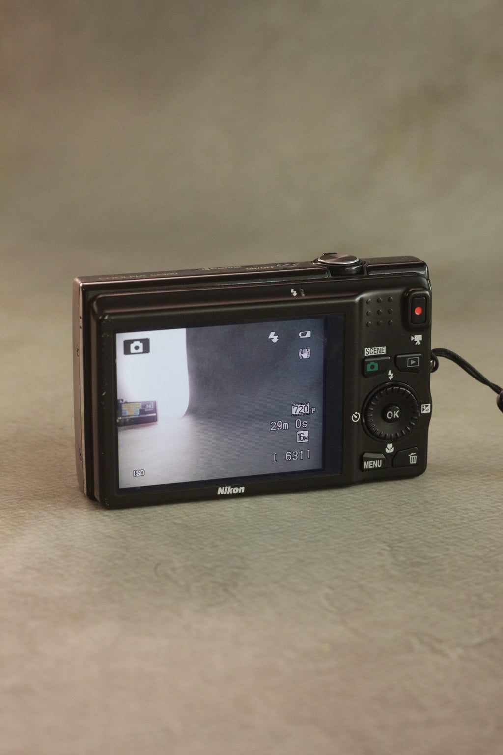 Nikon Coolpix S6200