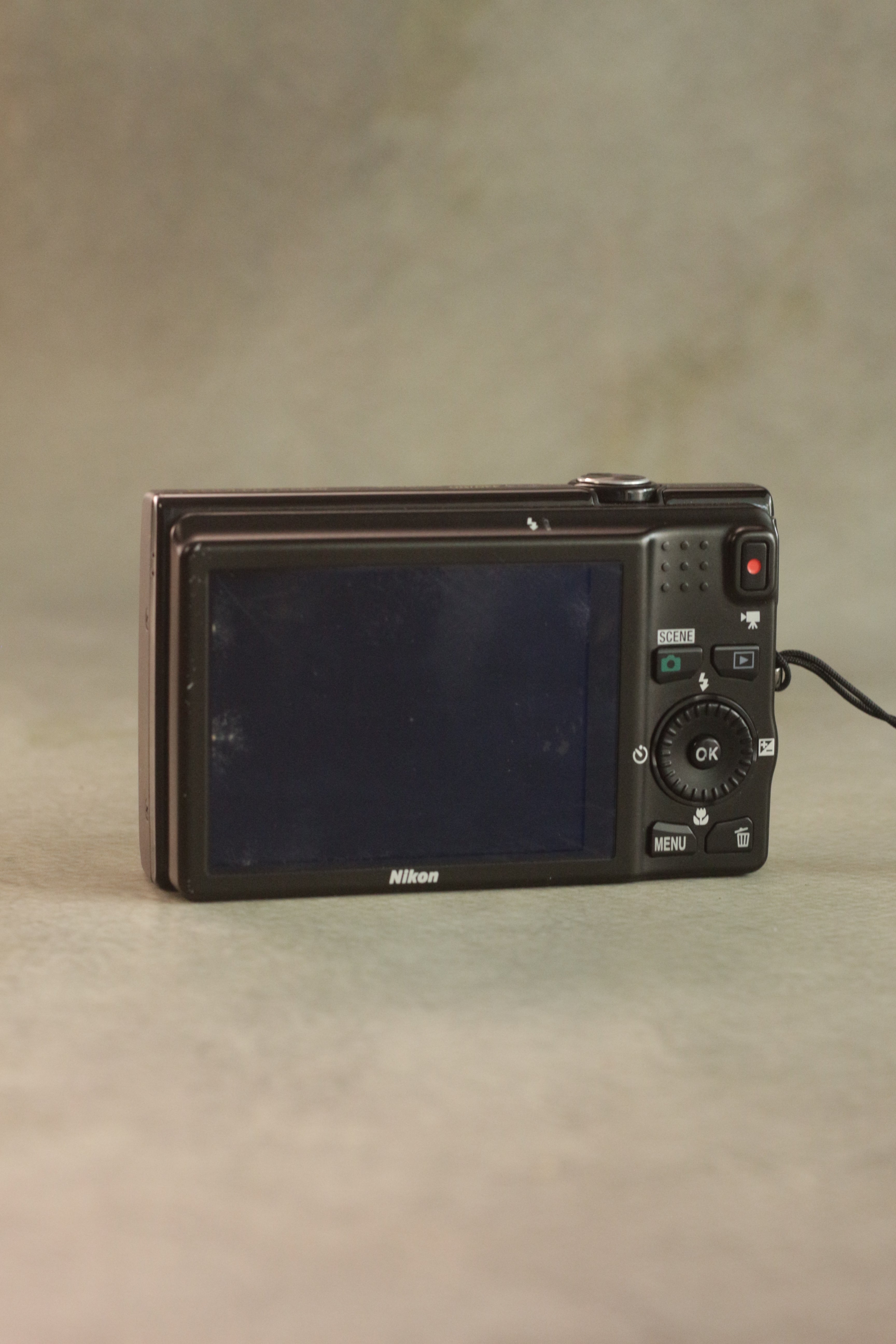 Nikon Coolpix S6200
