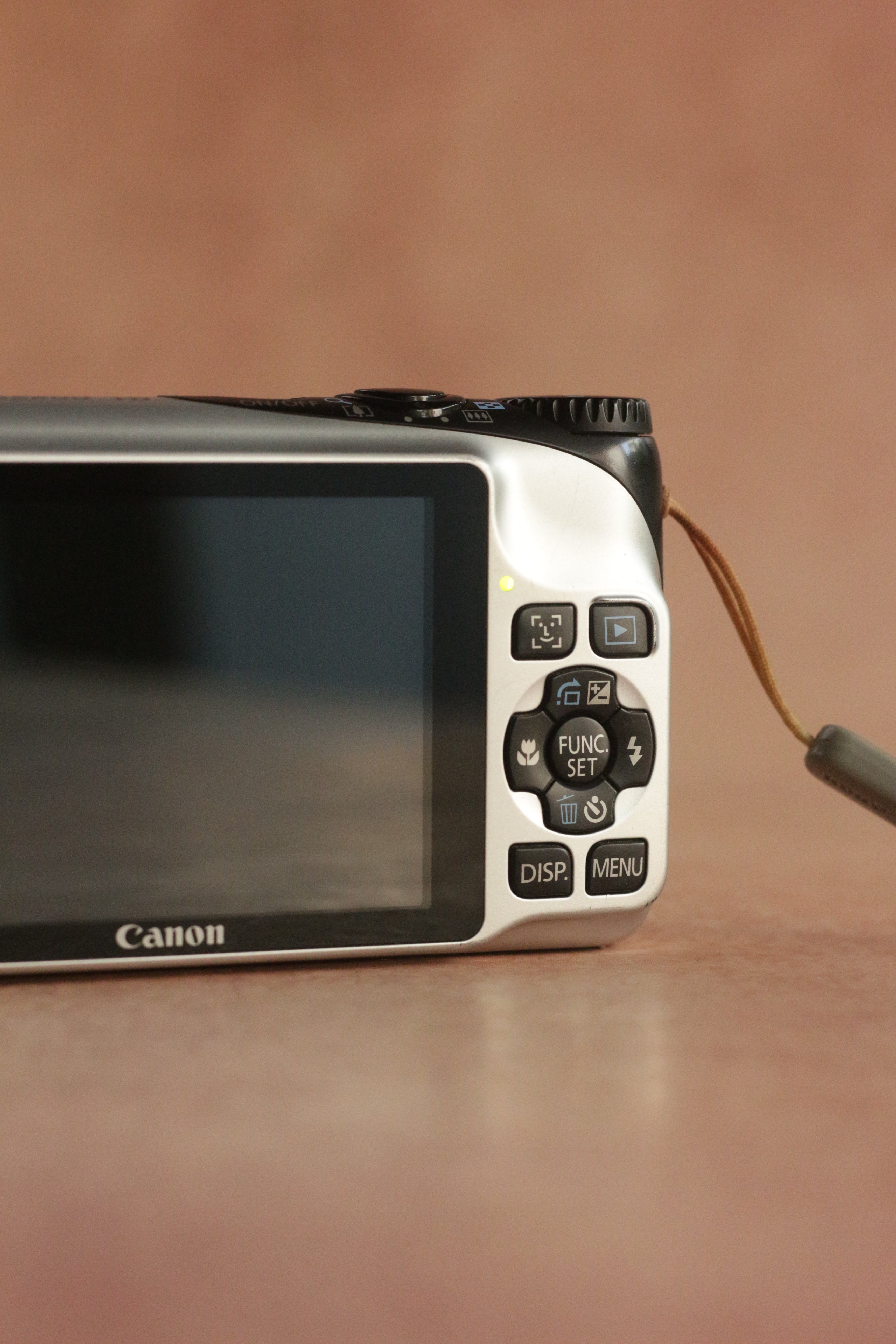 Canon PowerShot A2200 + original box