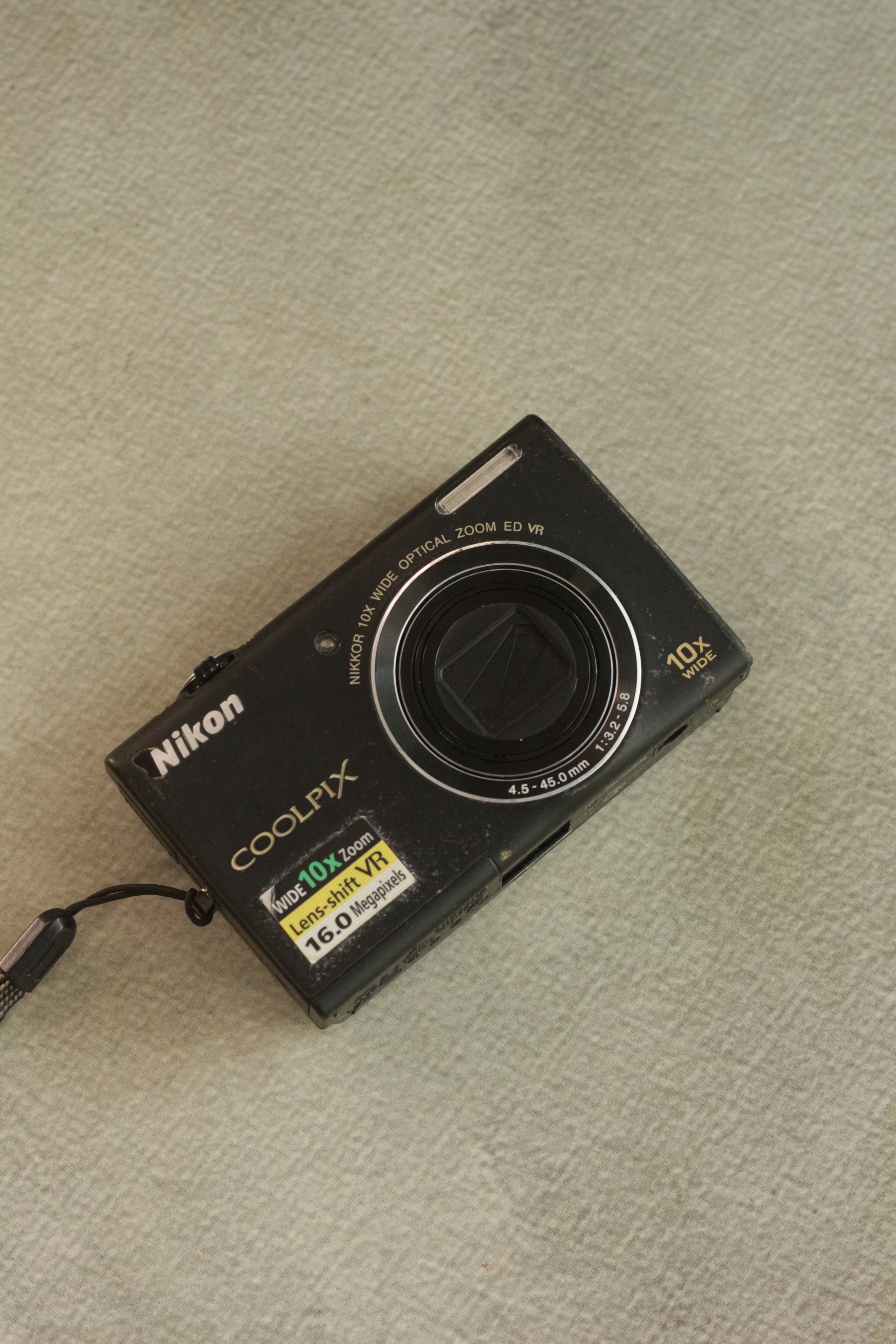 Nikon Coolpix S6200