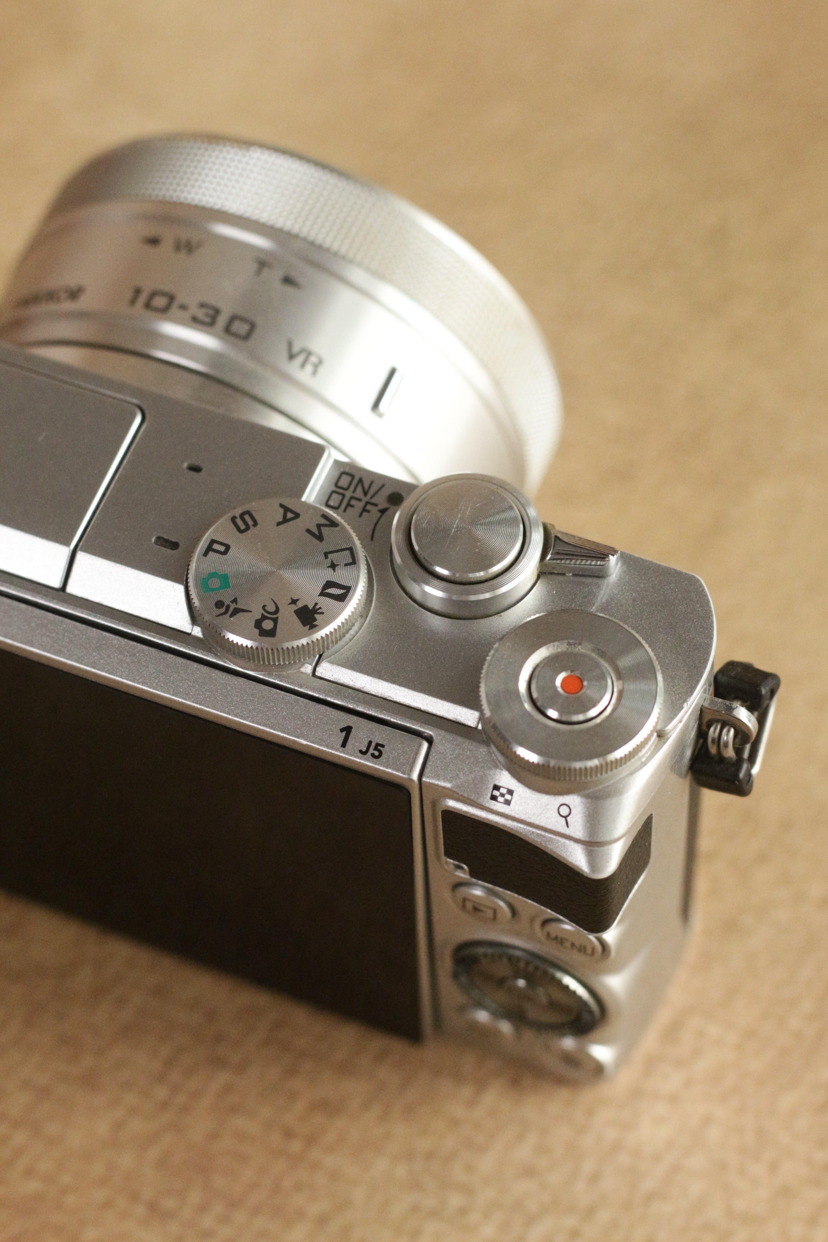 Nikon 1 J5 + 1 Nikkor 10-30mm VR lens