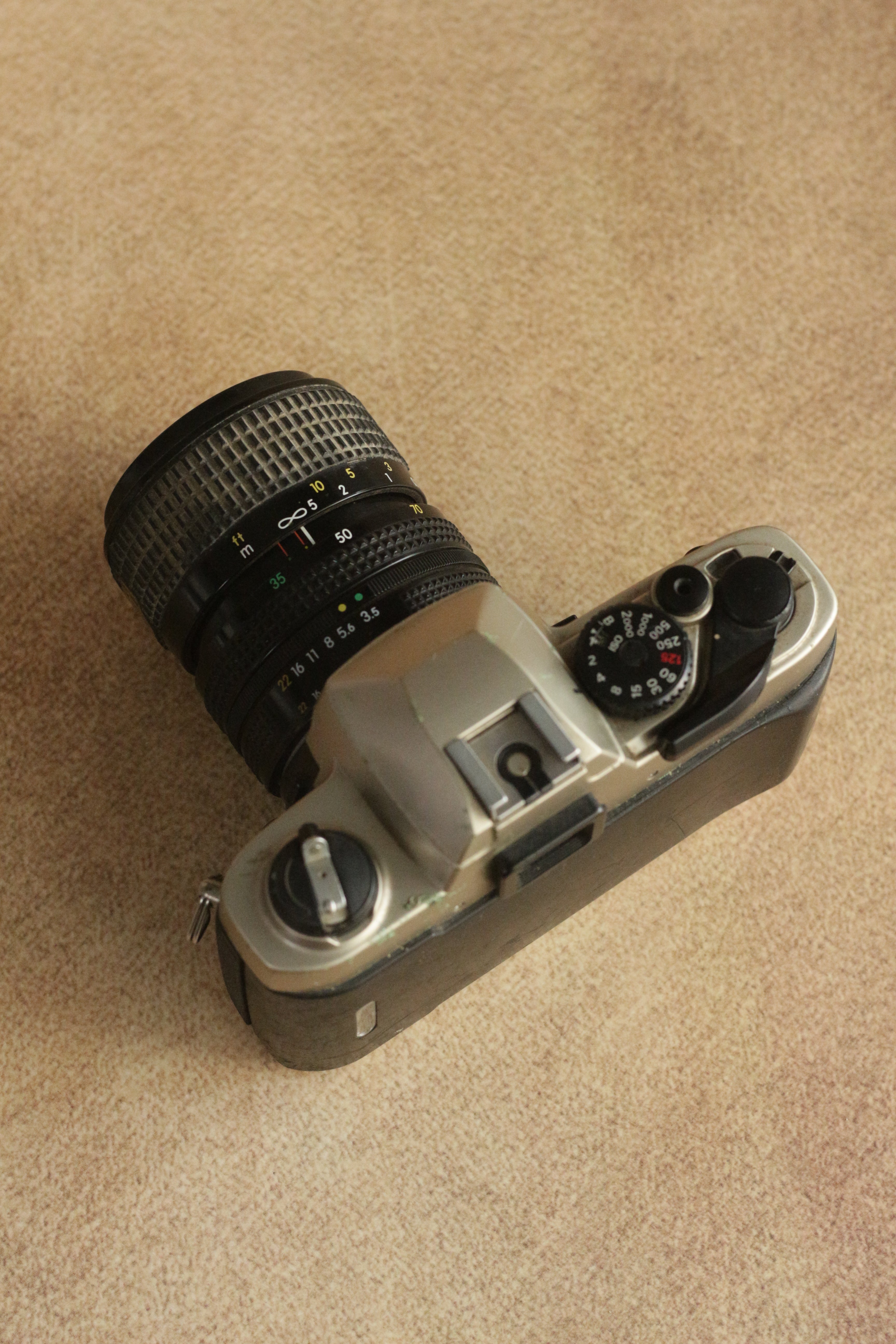 Nikon FM10 + Nikkor 35-70mm Zoom