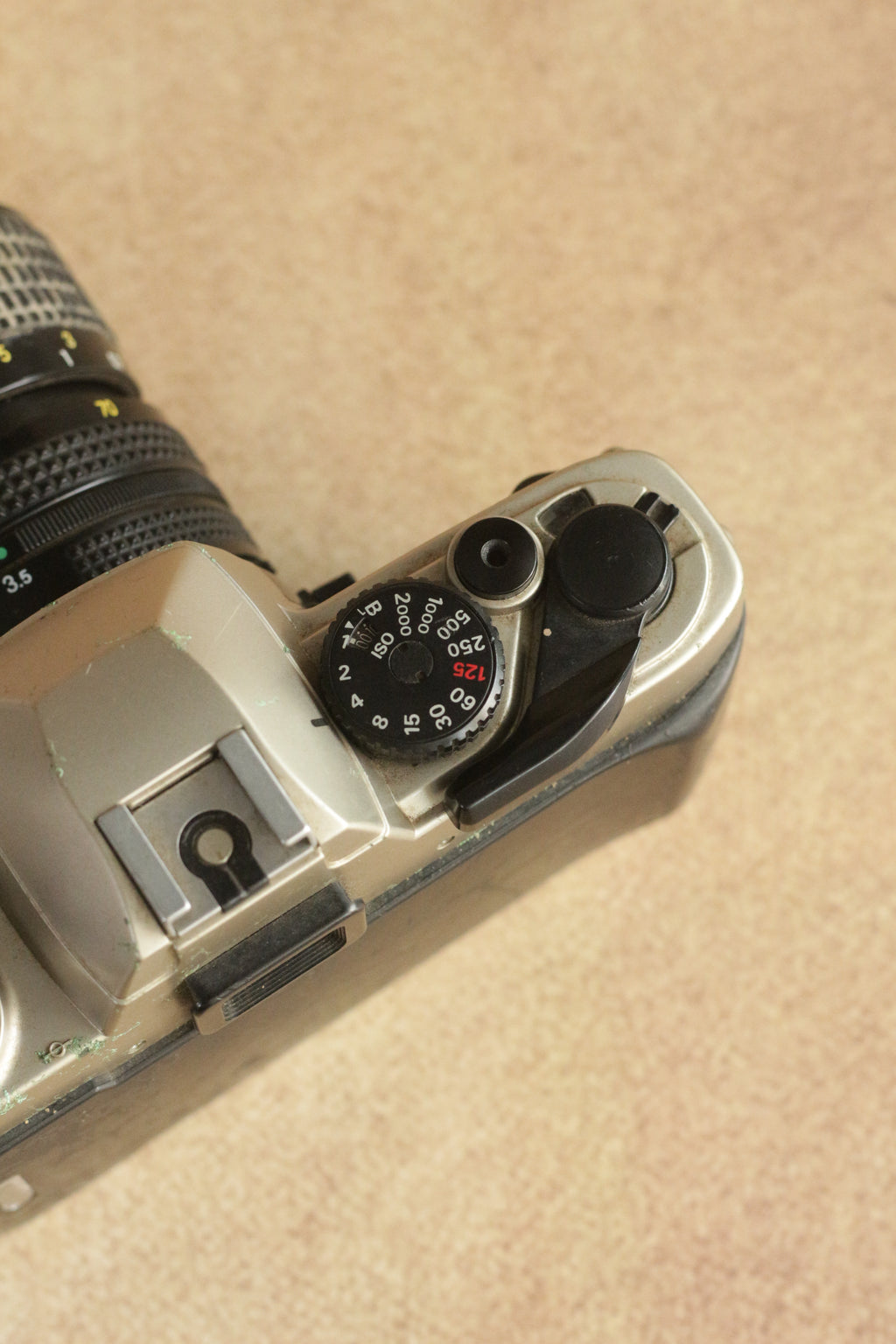 Nikon FM10 + Nikkor 35-70mm Zoom
