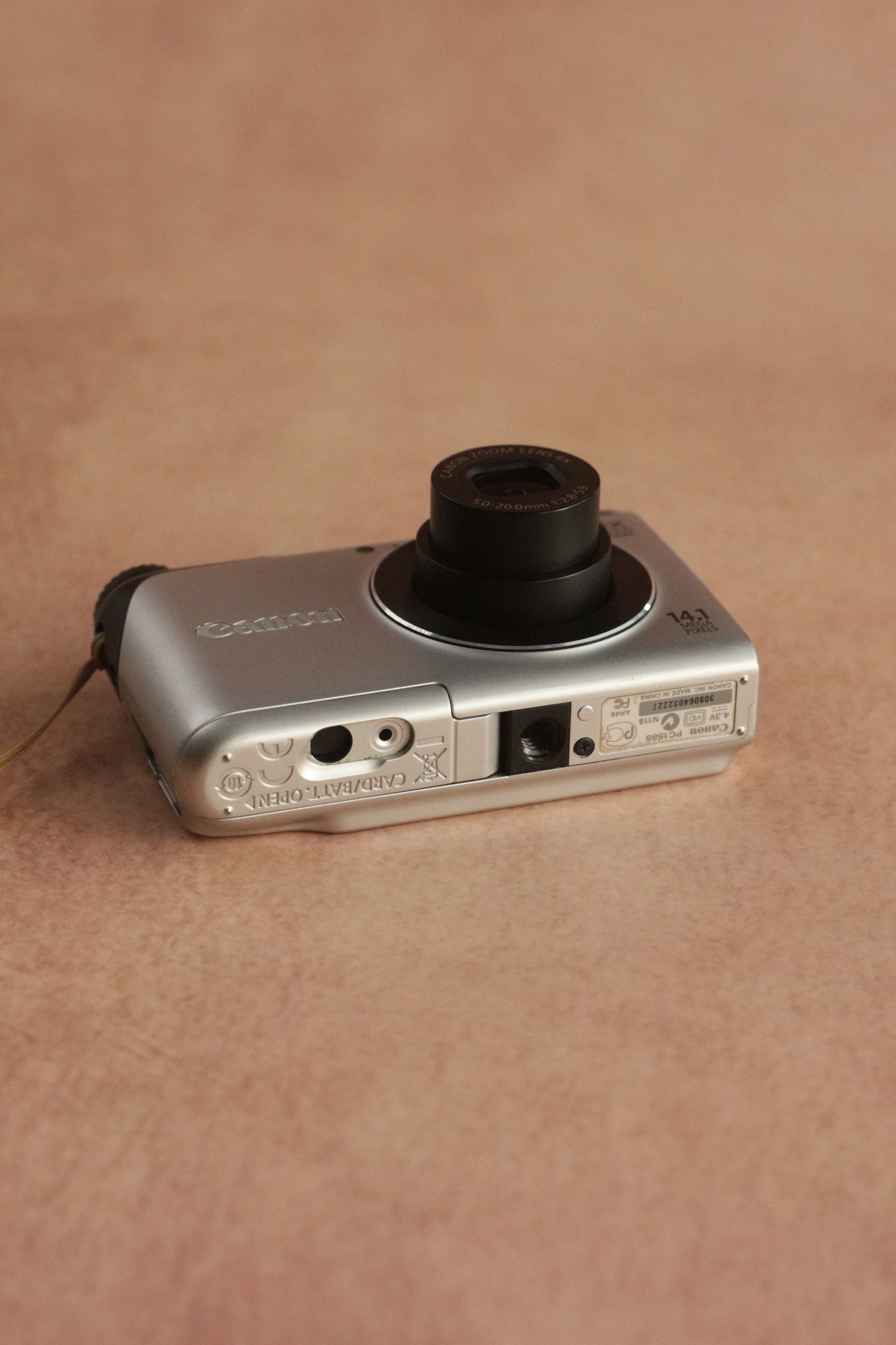 Canon PowerShot A2200 + original box