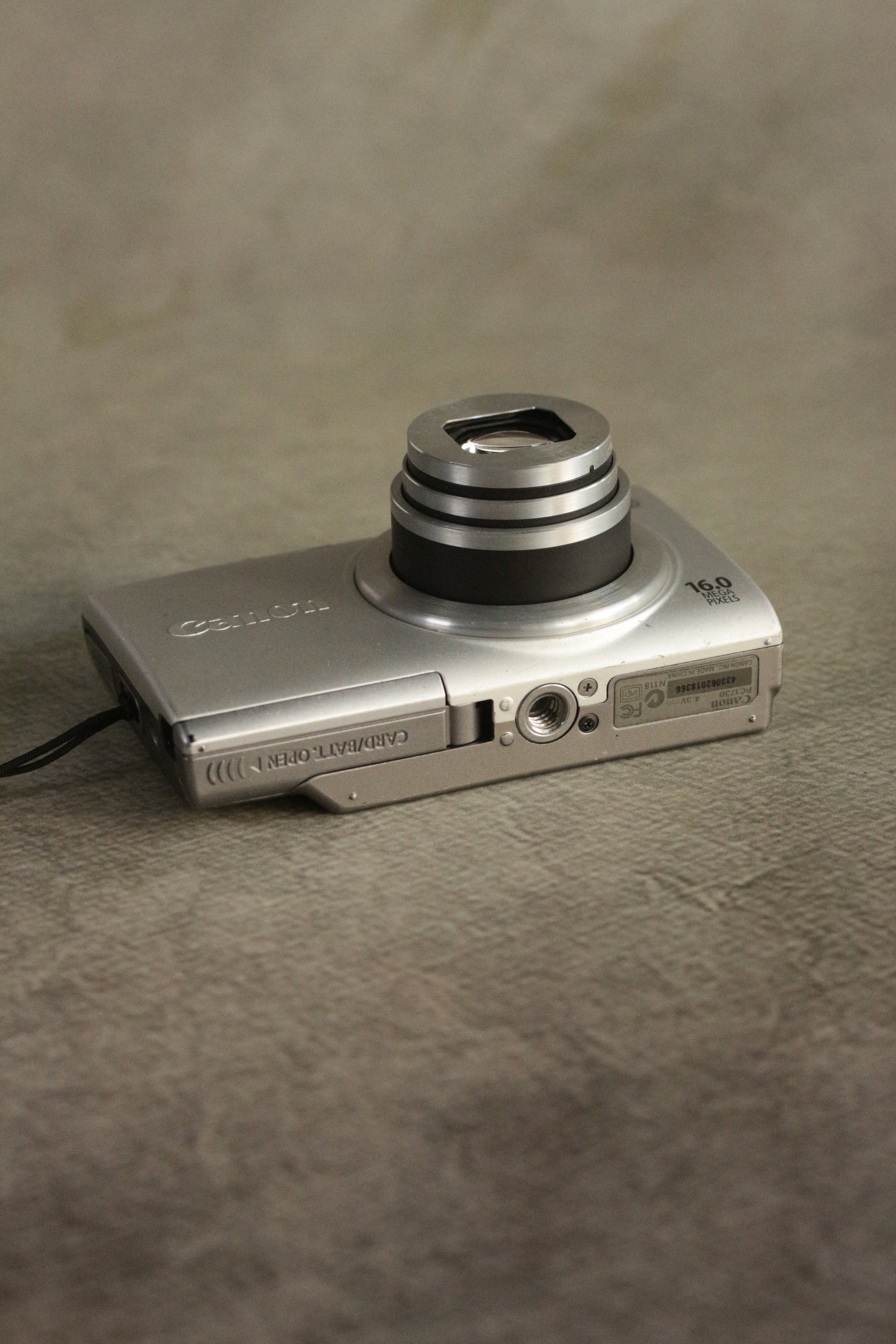 Canon Powershot A4000 IS
