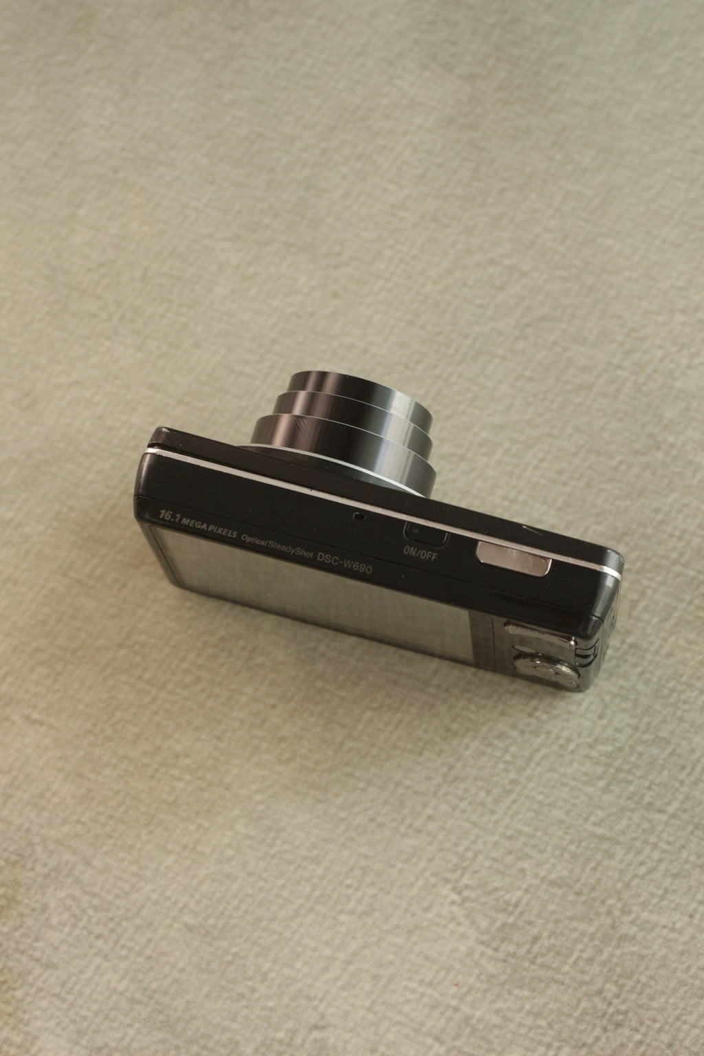 Sony Cyber-shot DSC-W690