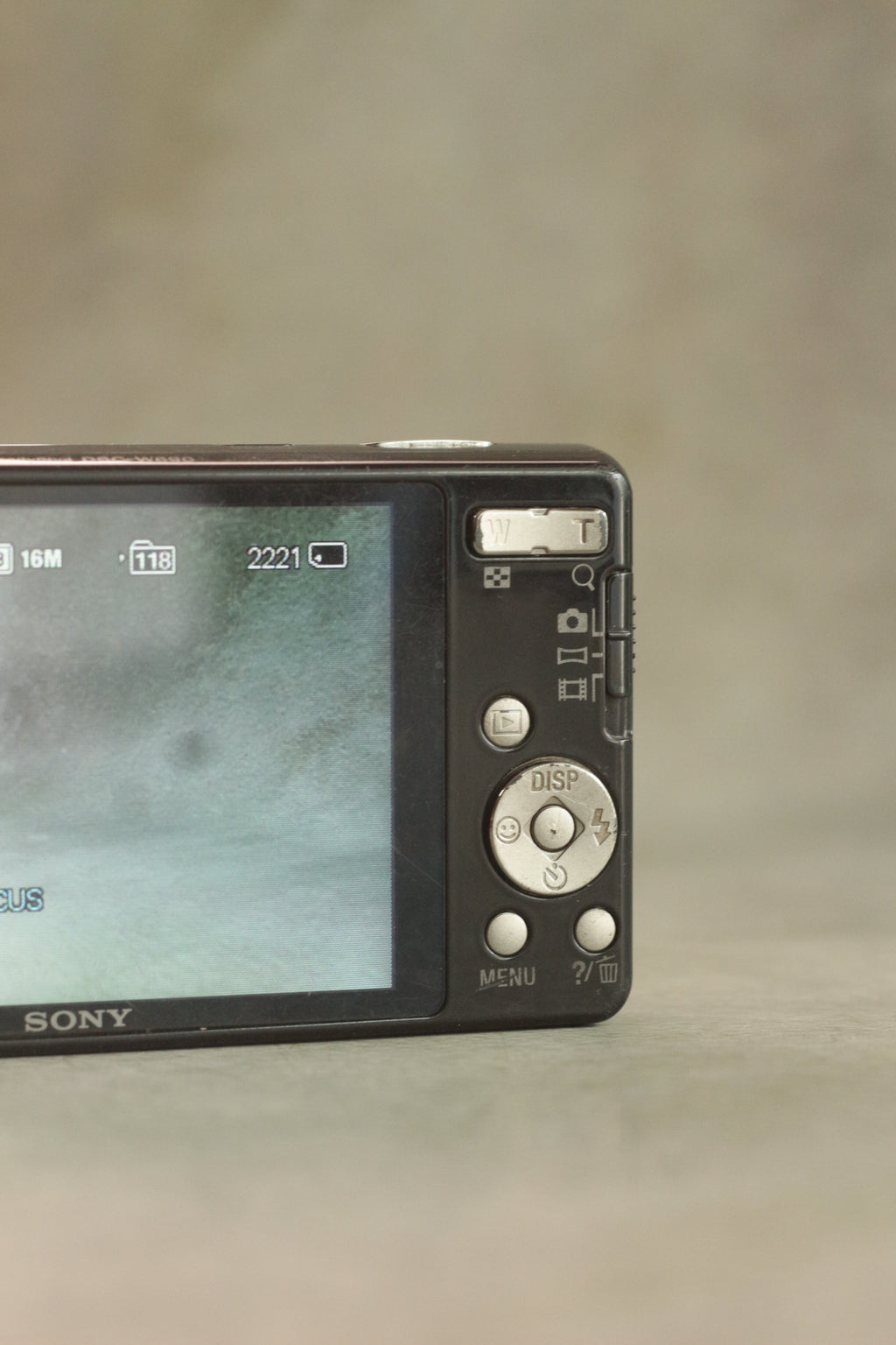 Sony Cyber-shot DSC-W690