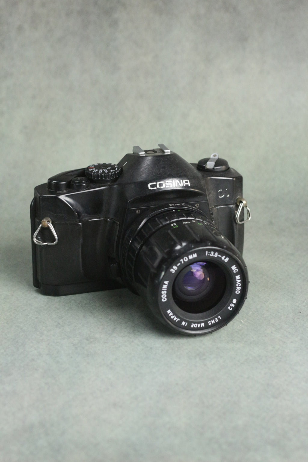 Cosina C1S + Cosina MC Macro 35-70mm F3.5-4.8