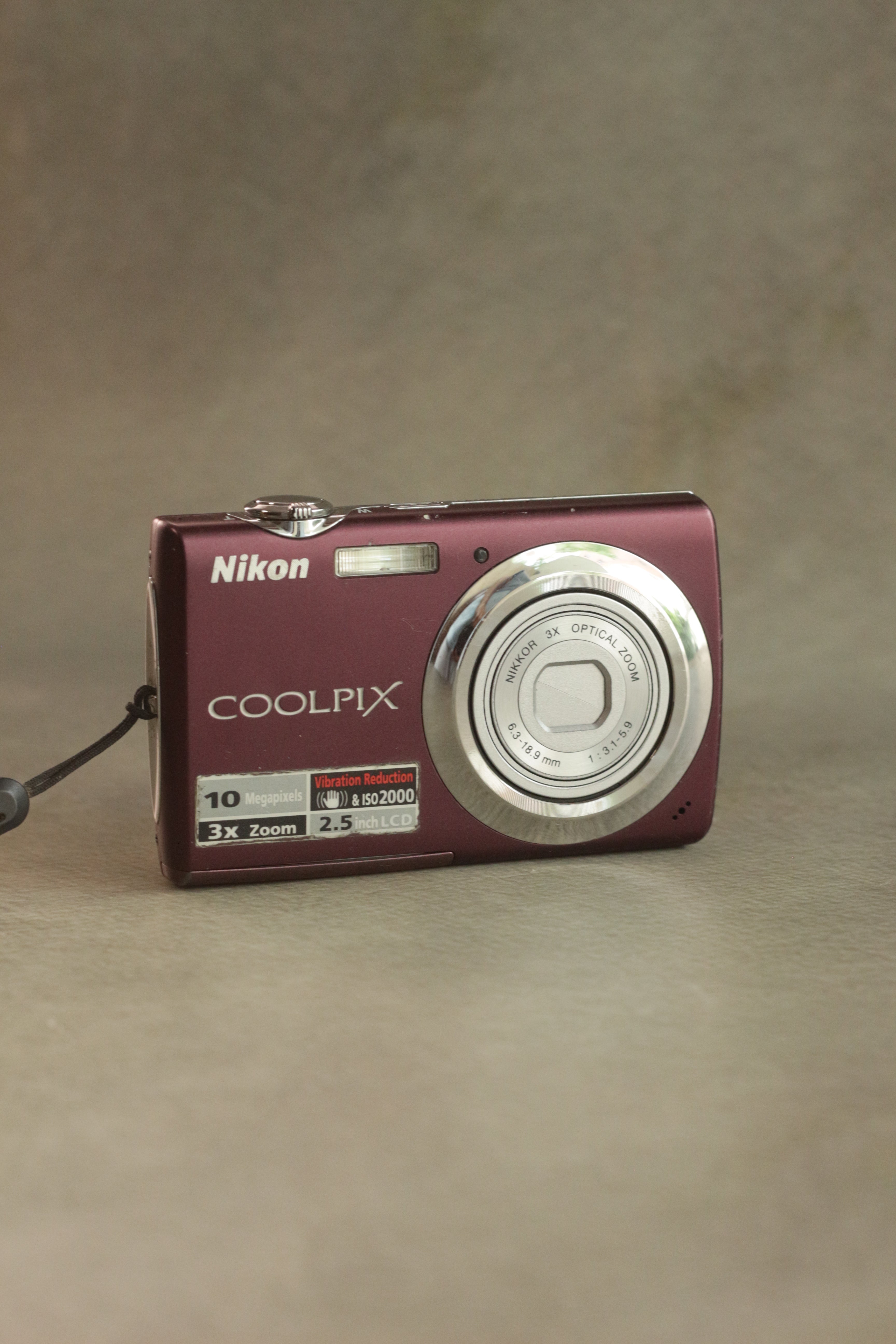 Nikon Coolpix S220