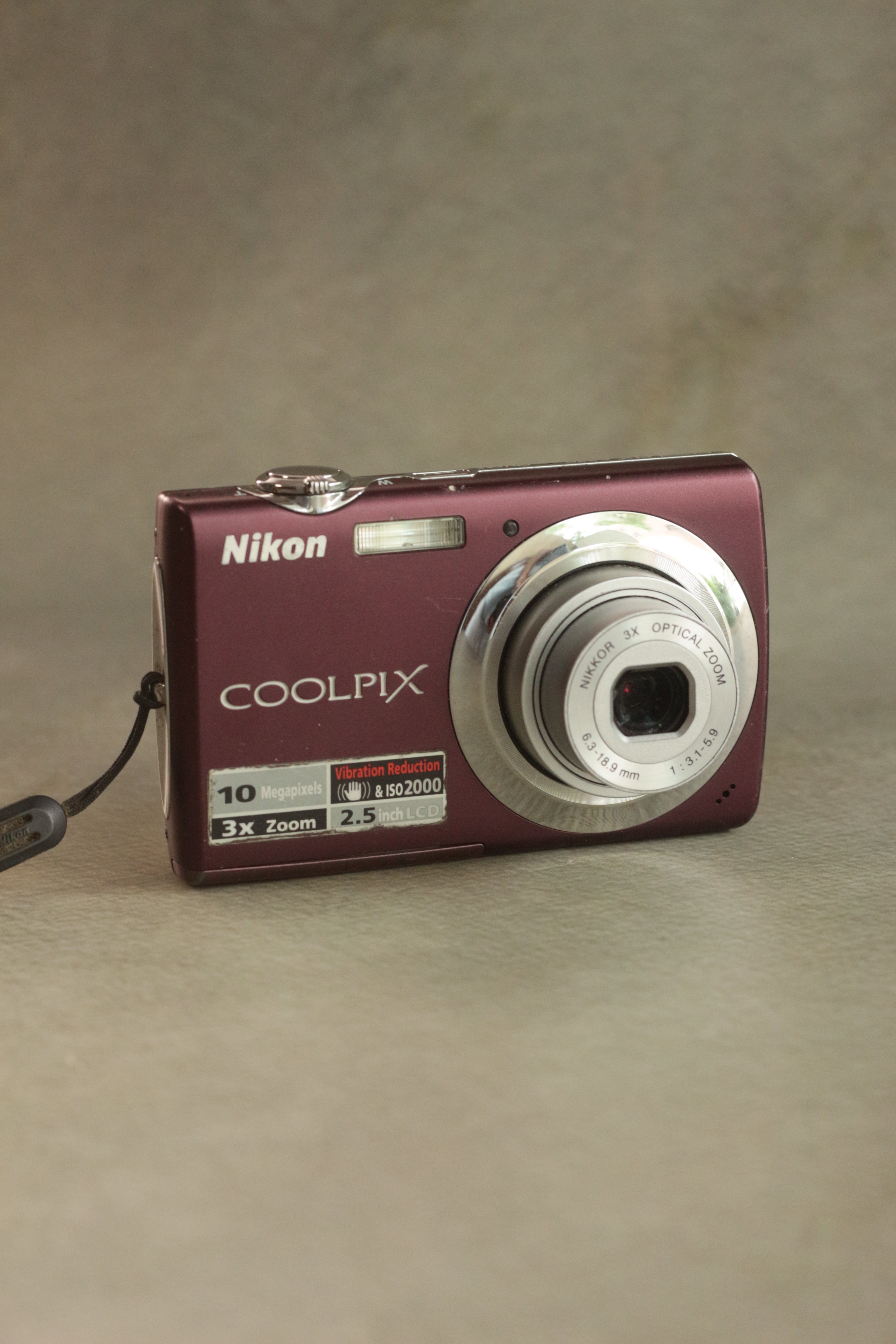 Nikon Coolpix S220