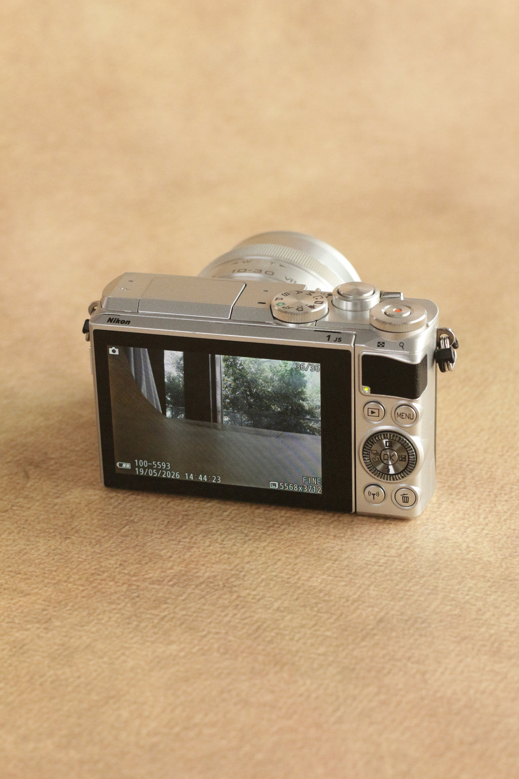 Nikon 1 J5 + 1 Nikkor 10-30mm VR lens