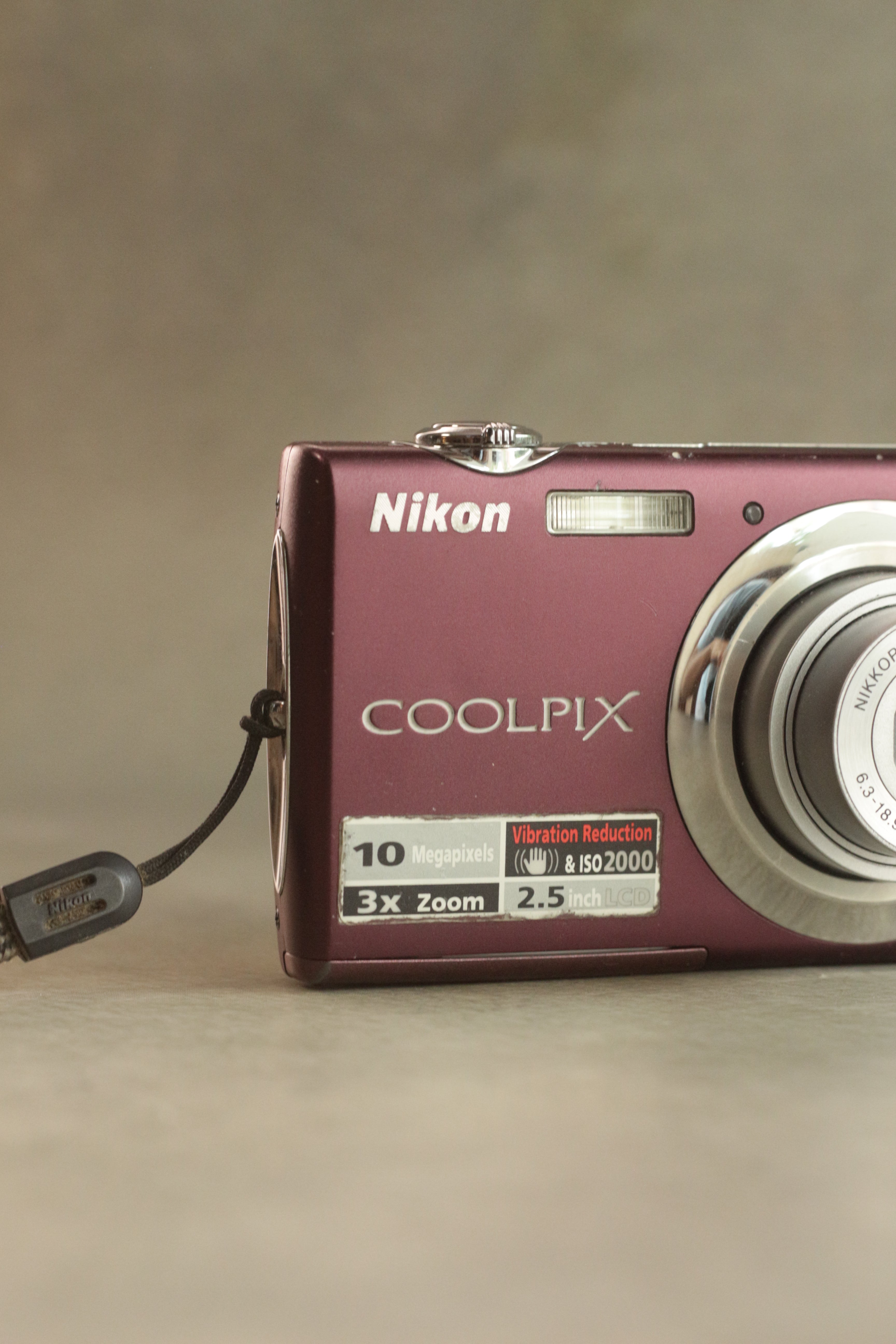 Nikon Coolpix S220