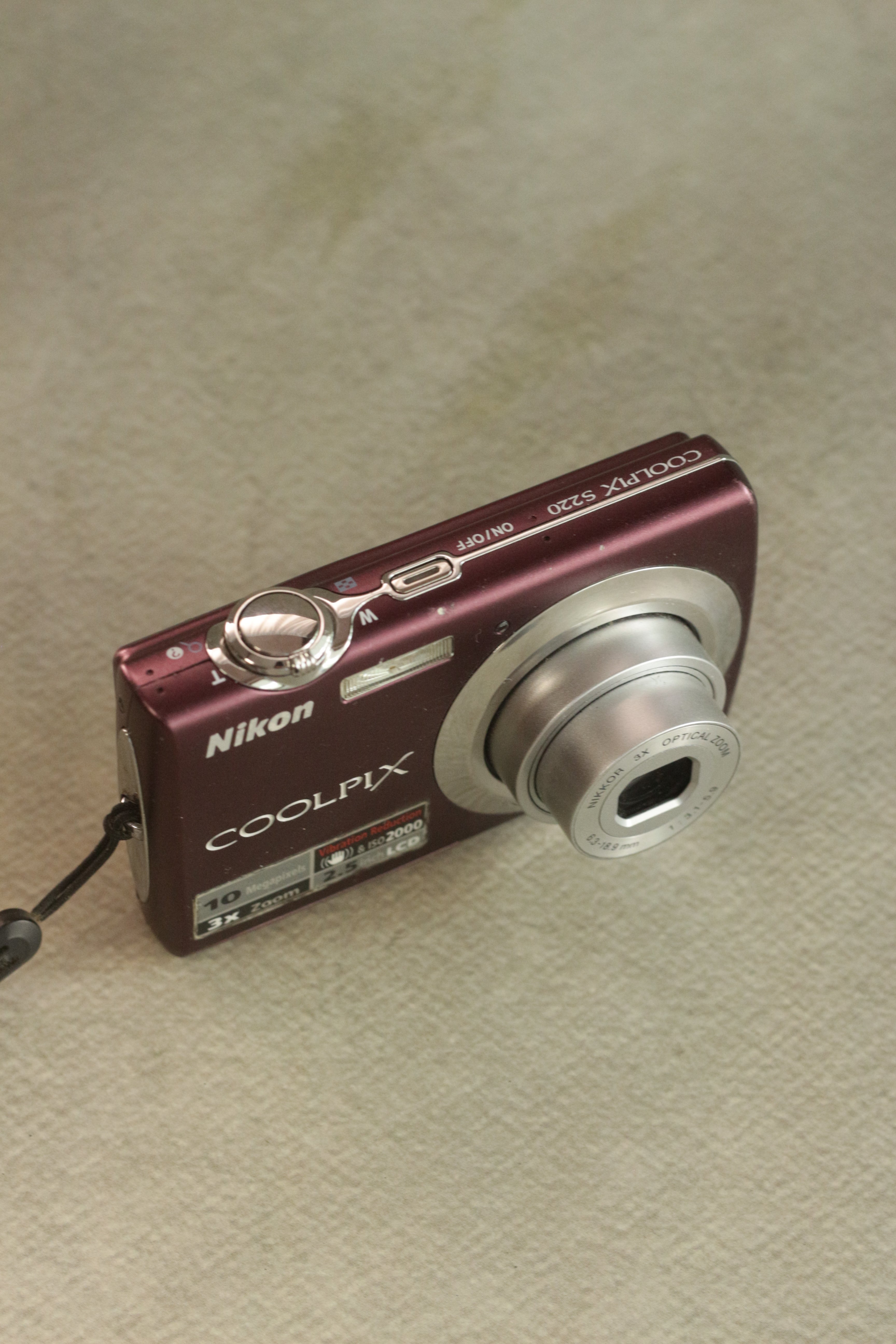 Nikon Coolpix S220