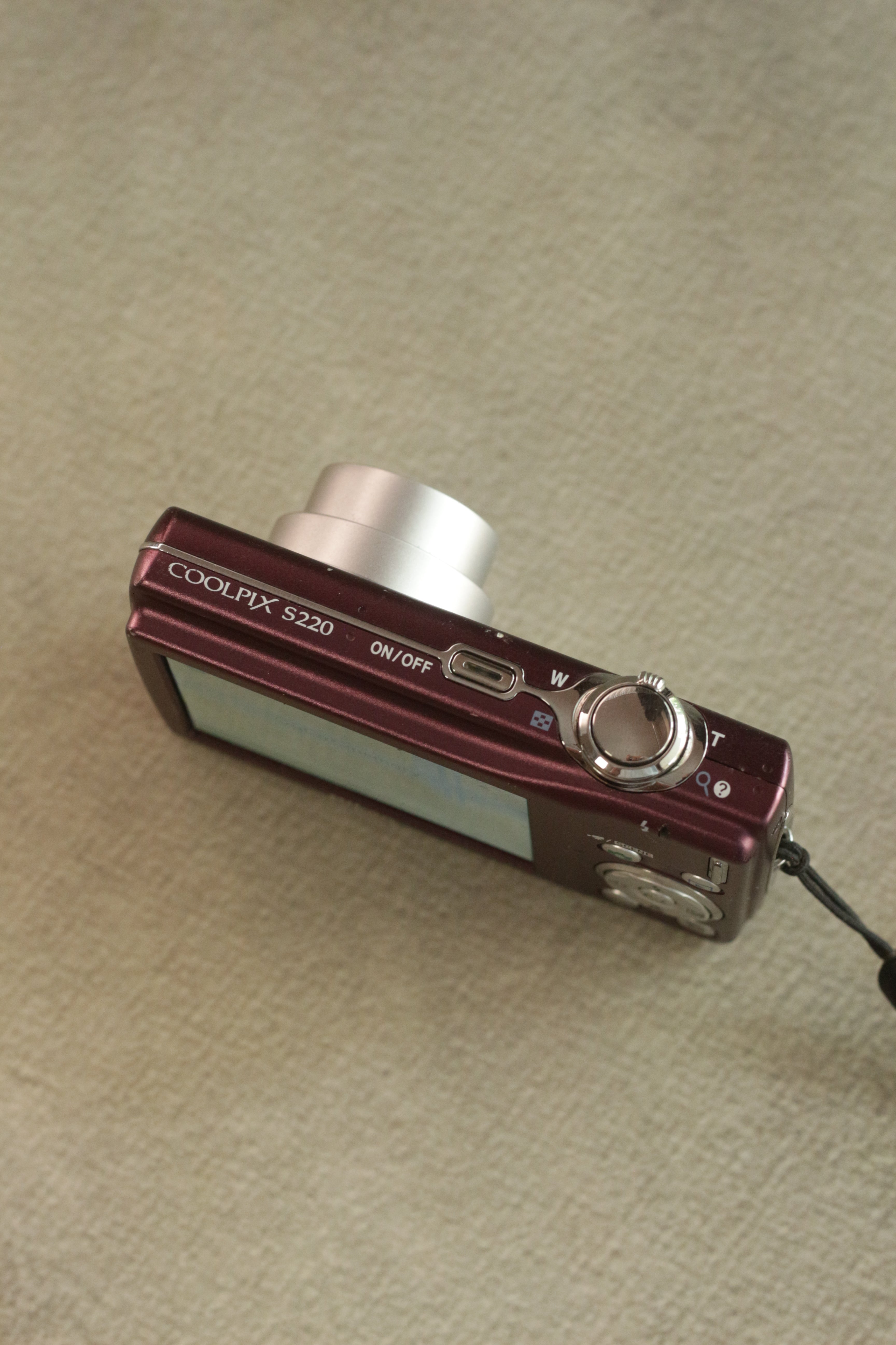Nikon Coolpix S220