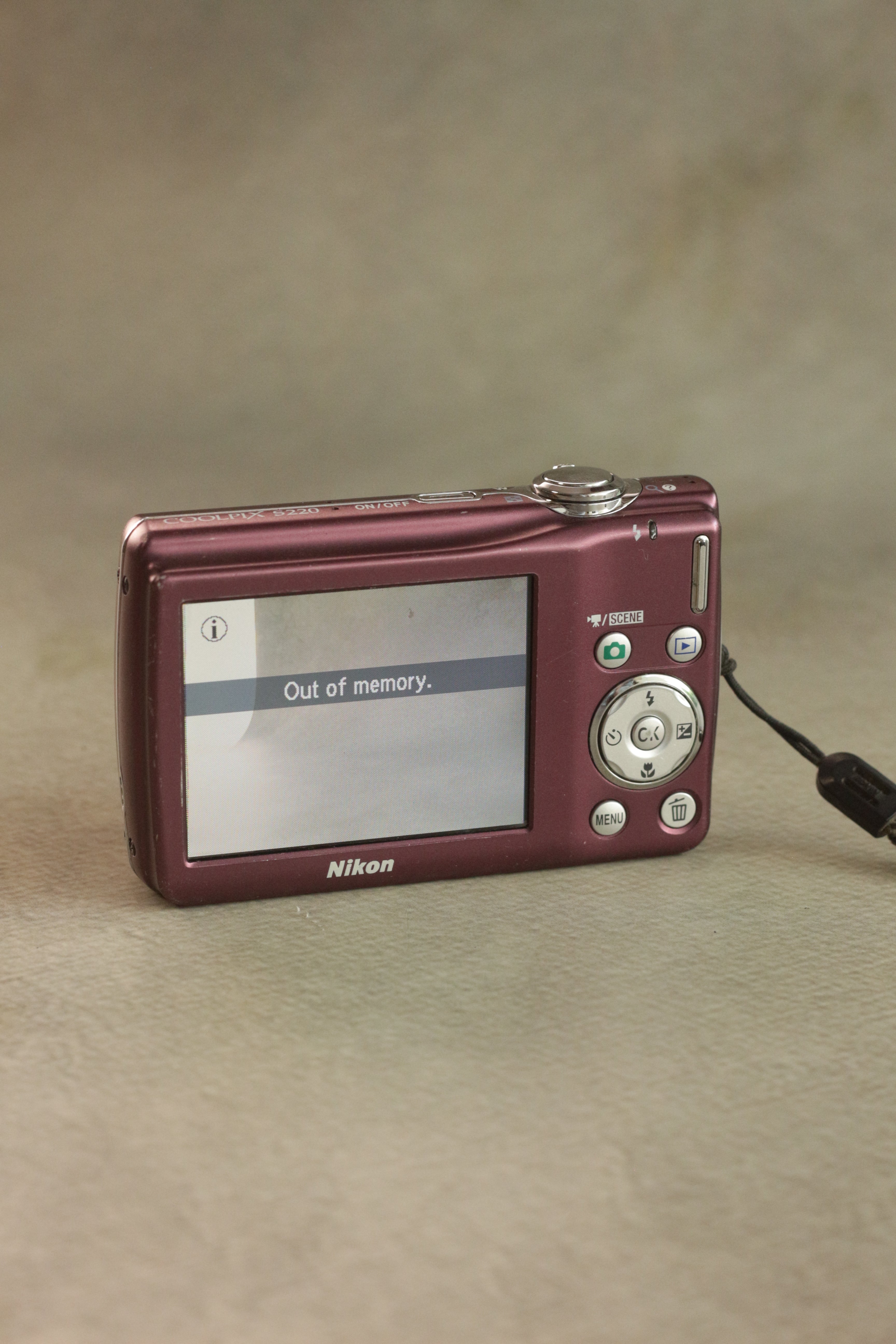 Nikon Coolpix S220