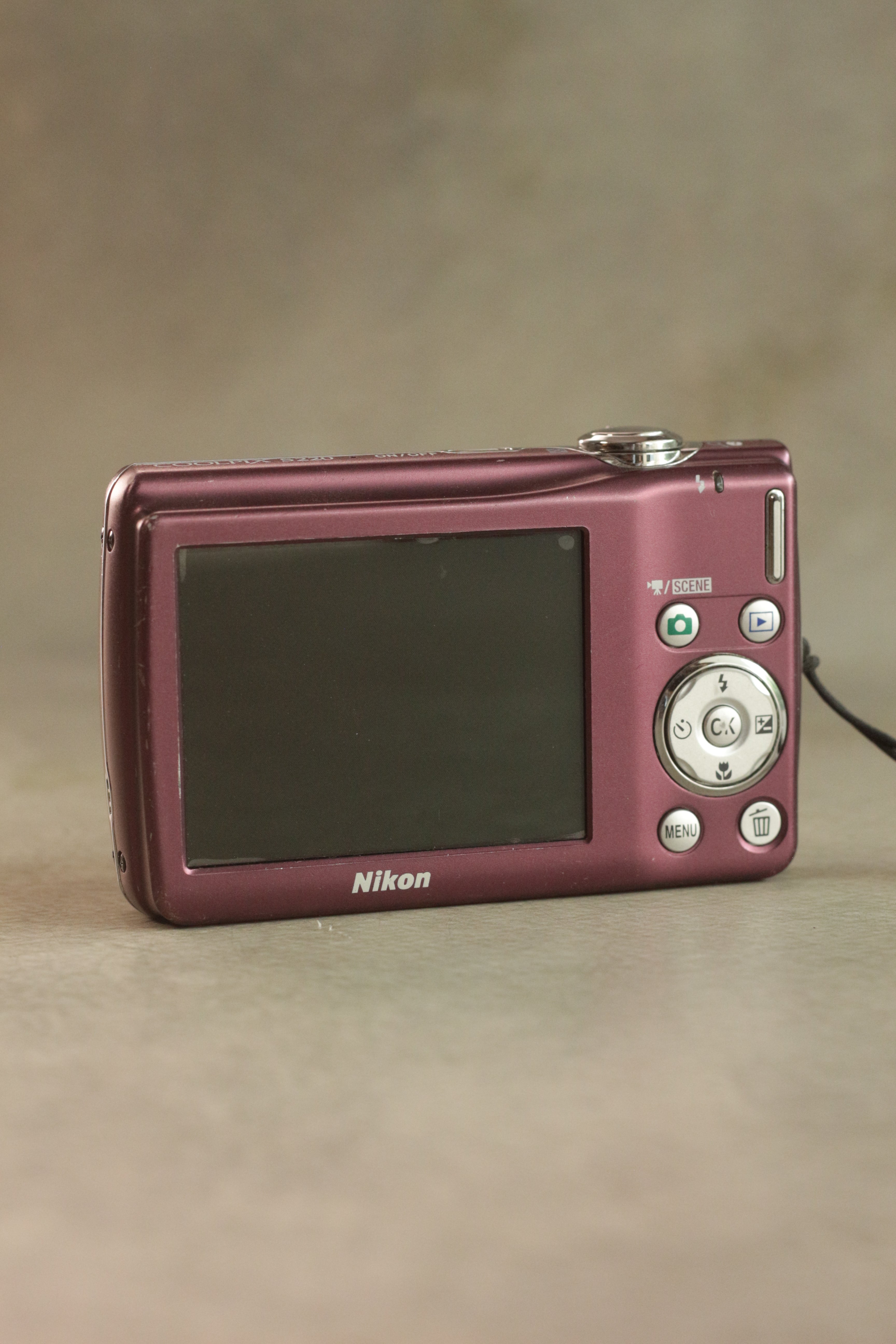 Nikon Coolpix S220