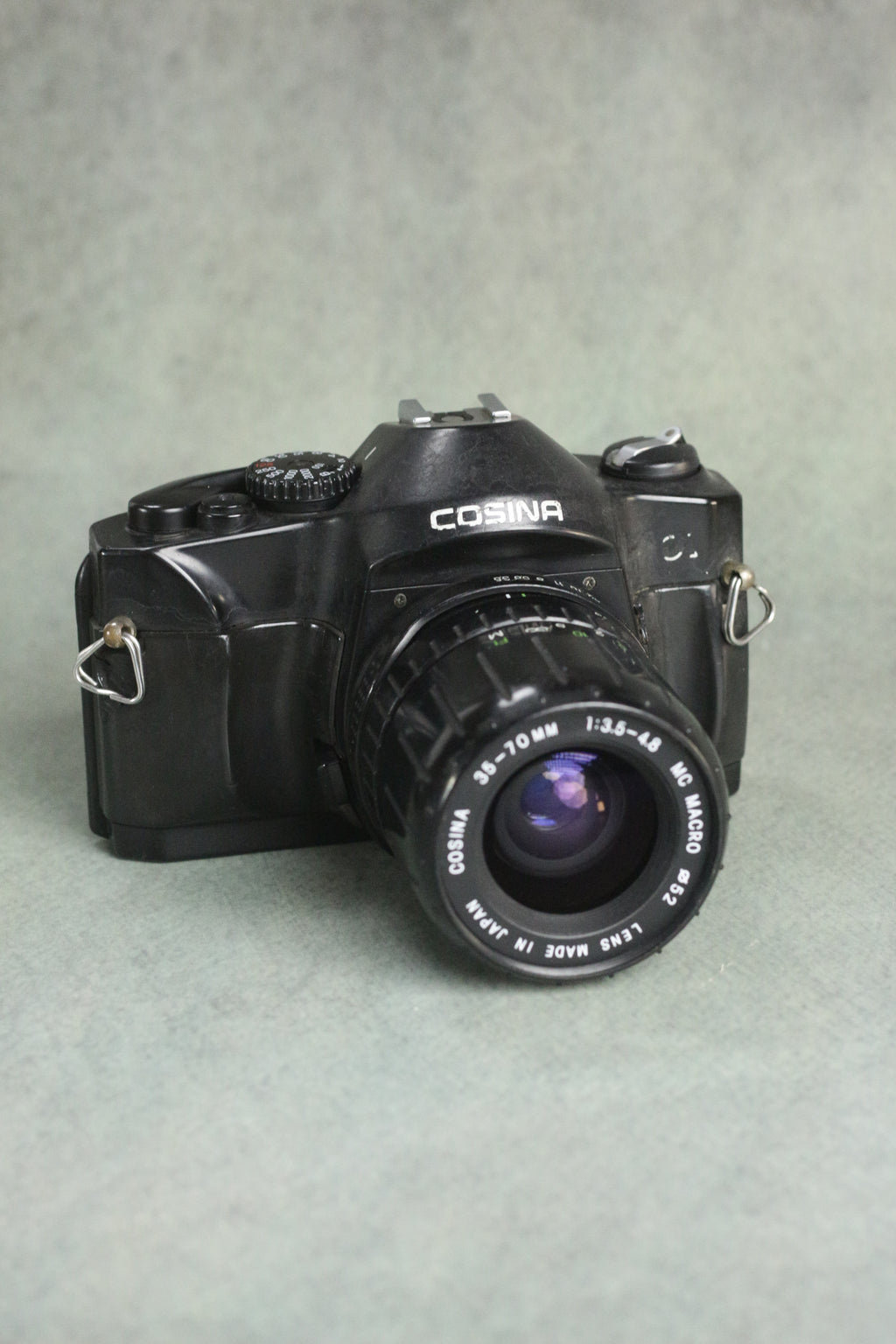 Cosina C1S + Cosina MC Macro 35-70mm F3.5-4.8