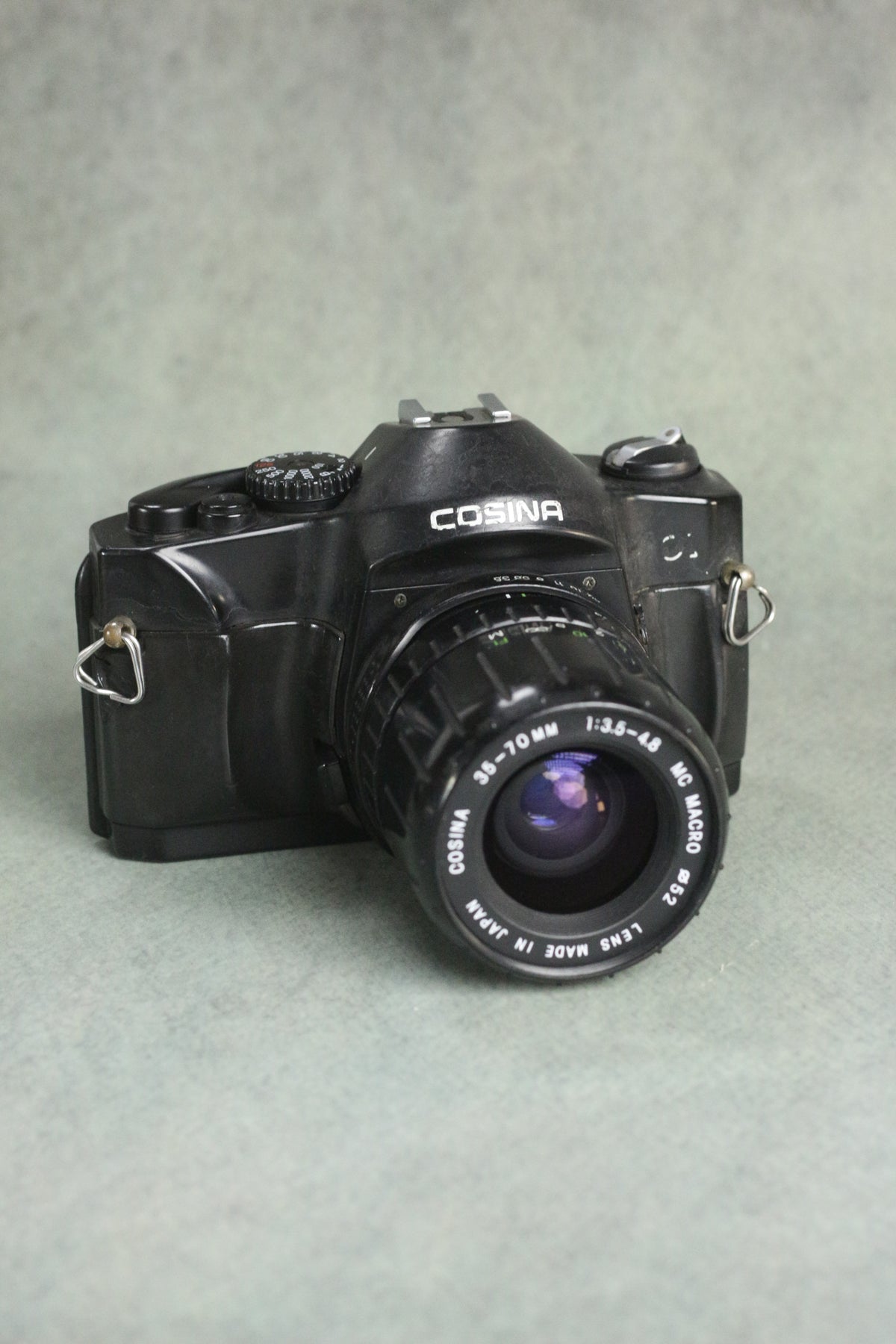 Cosina C1S + Cosina MC Macro 35-70mm F3.5-4.8