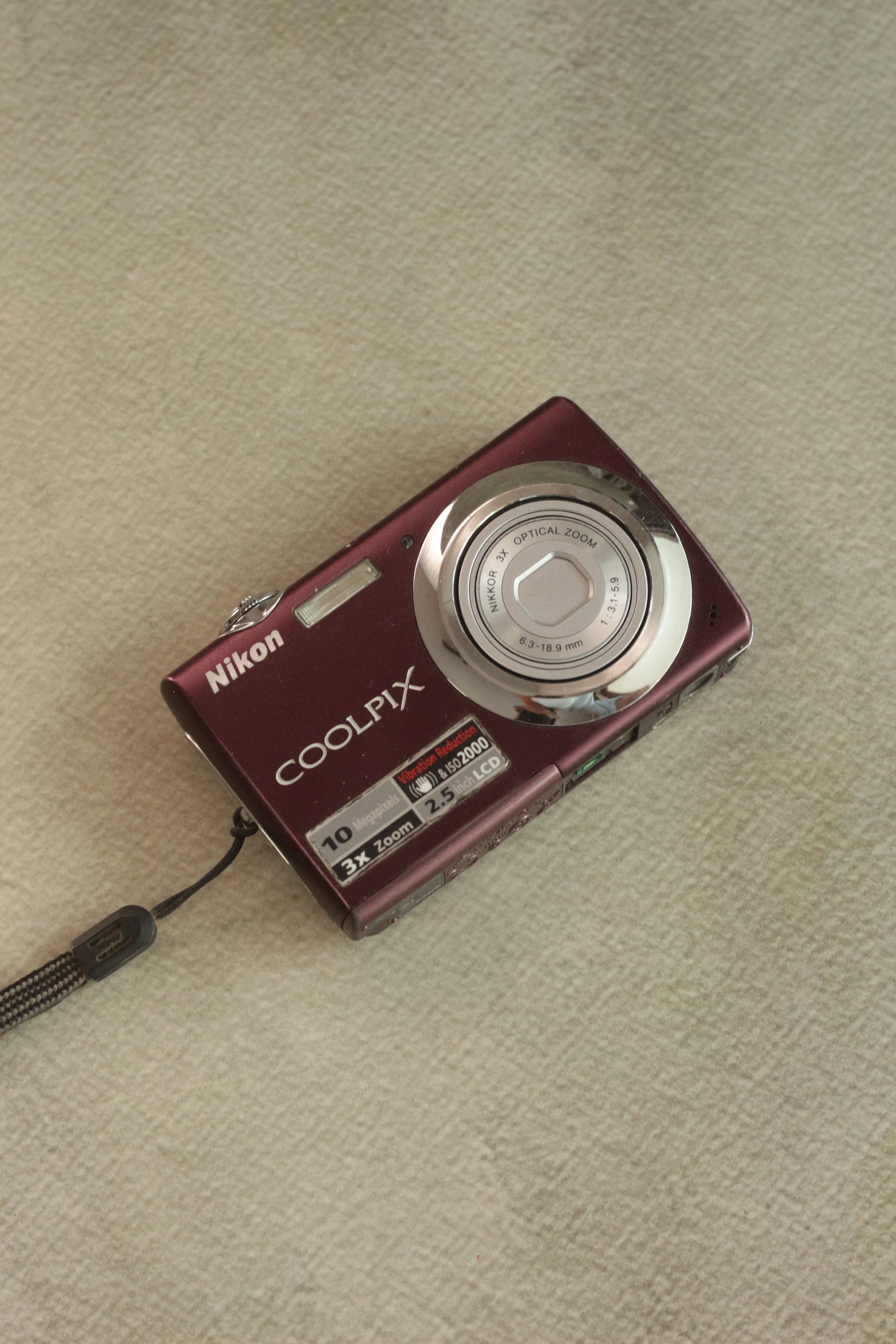 Nikon Coolpix S220