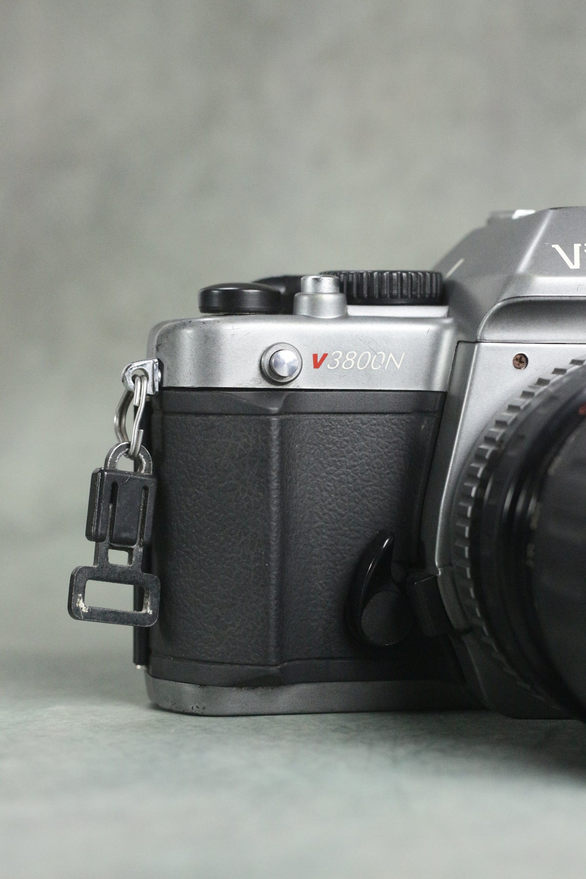 Vivitar V3800N + Vivitar MC Macro 28-70mm F3.4-4.8