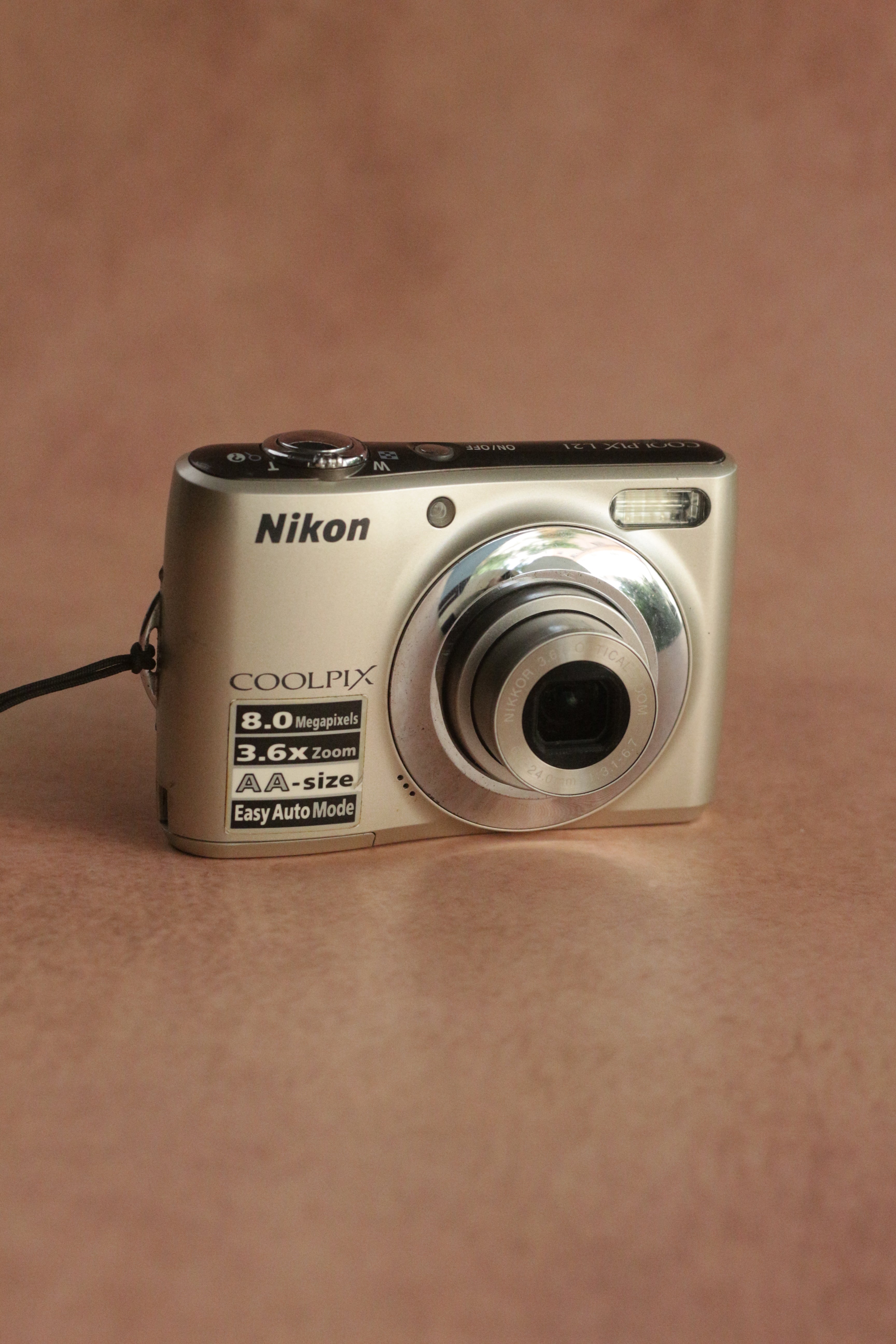 Nikon Coolpix L21 + original box