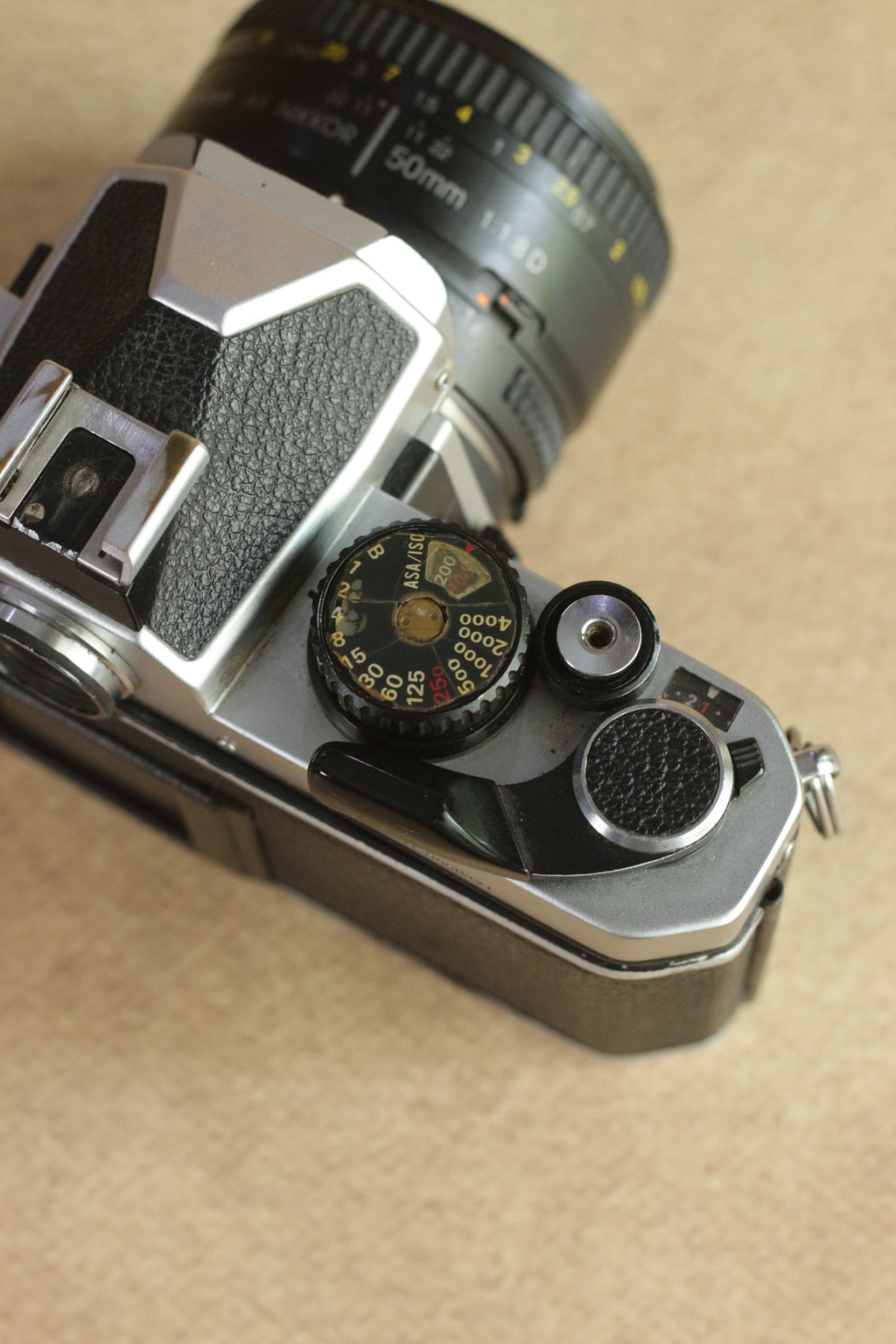 Nikon FM2n + Nikon Nikkor AF 50mm F1.8 D