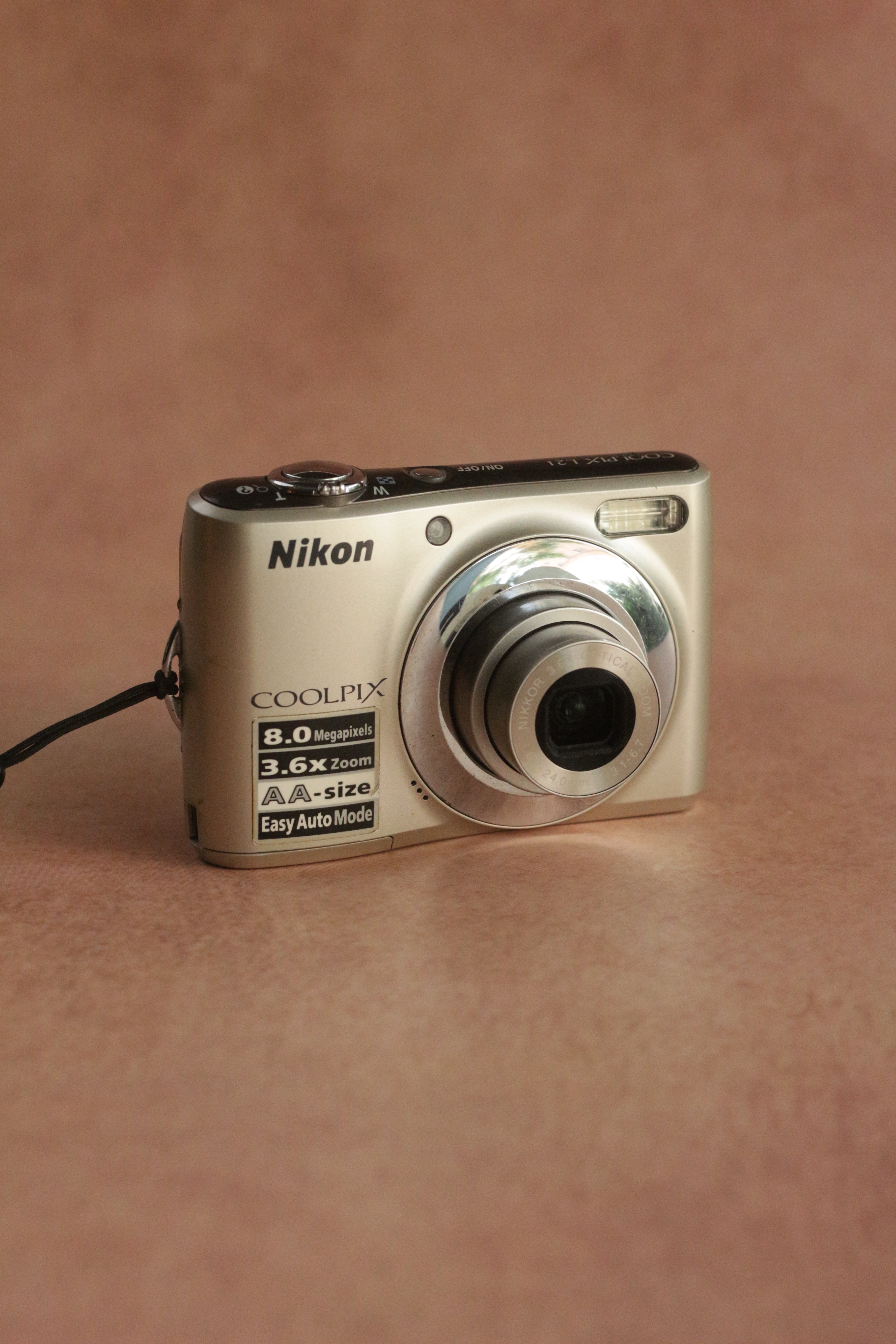 Nikon Coolpix L21 + original box