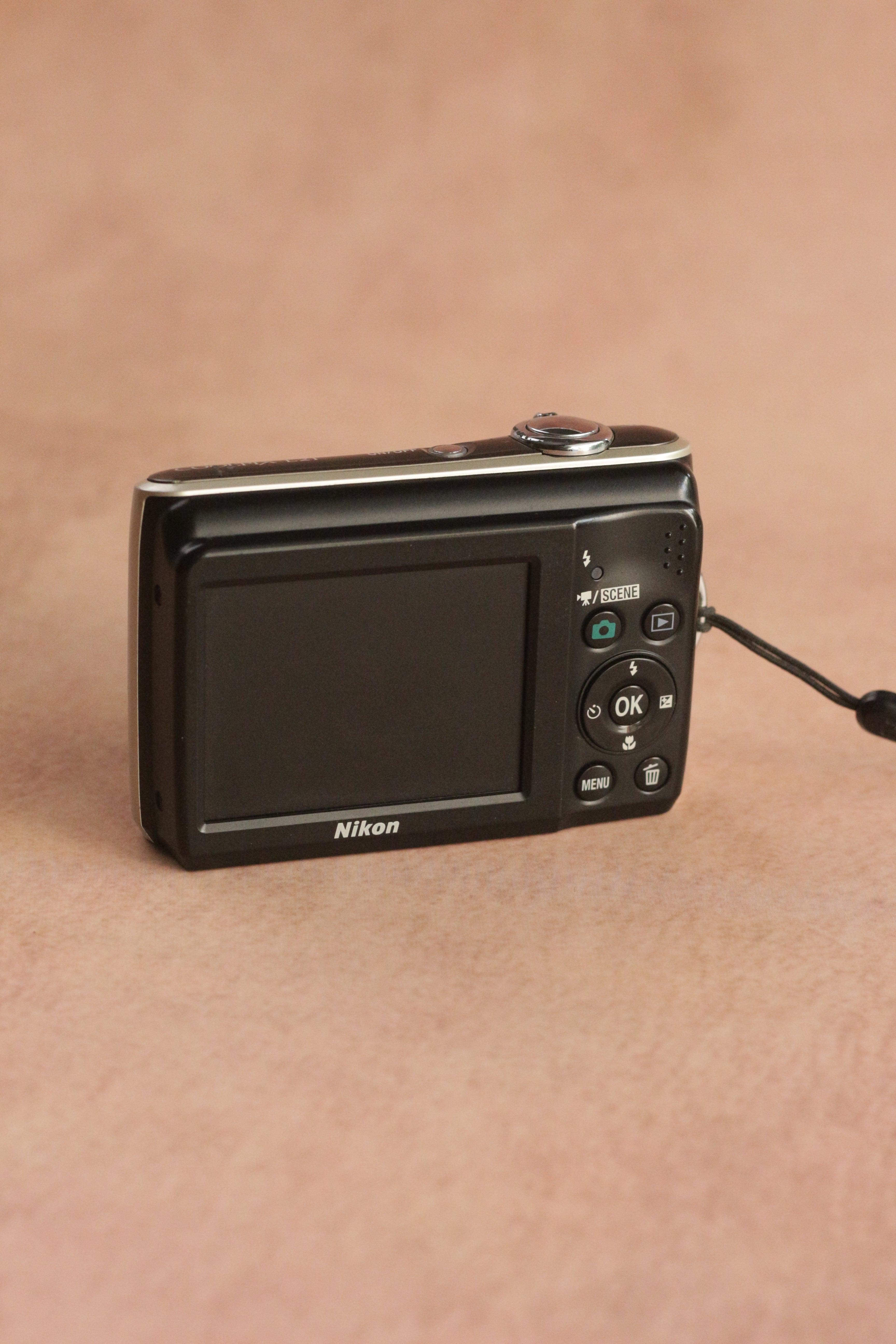 Nikon Coolpix L21 + original box