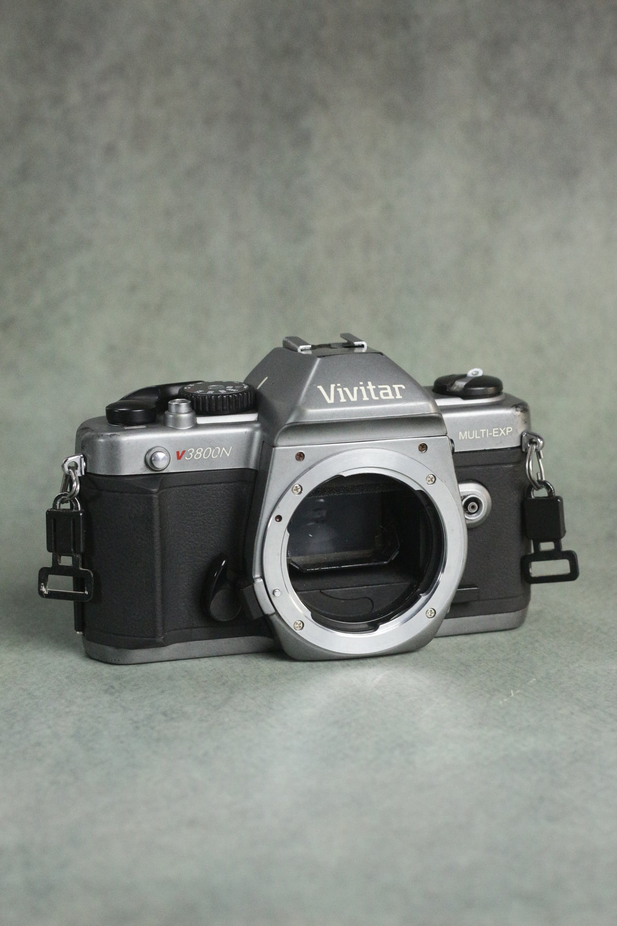 Vivitar V3800N + Vivitar MC Macro 28-70mm F3.4-4.8