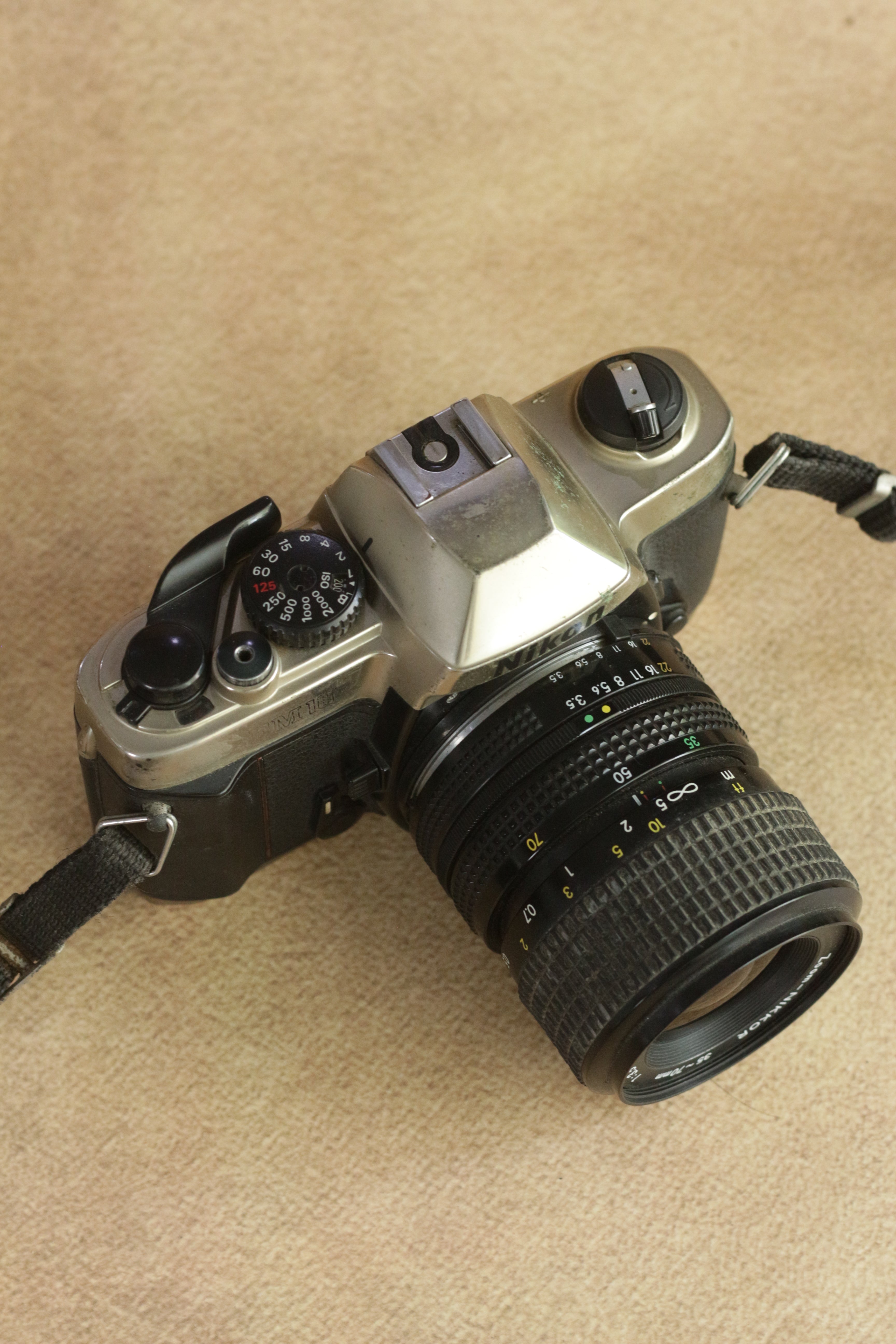 Nikon FM10 + Nikkor 35-70mm Zoom