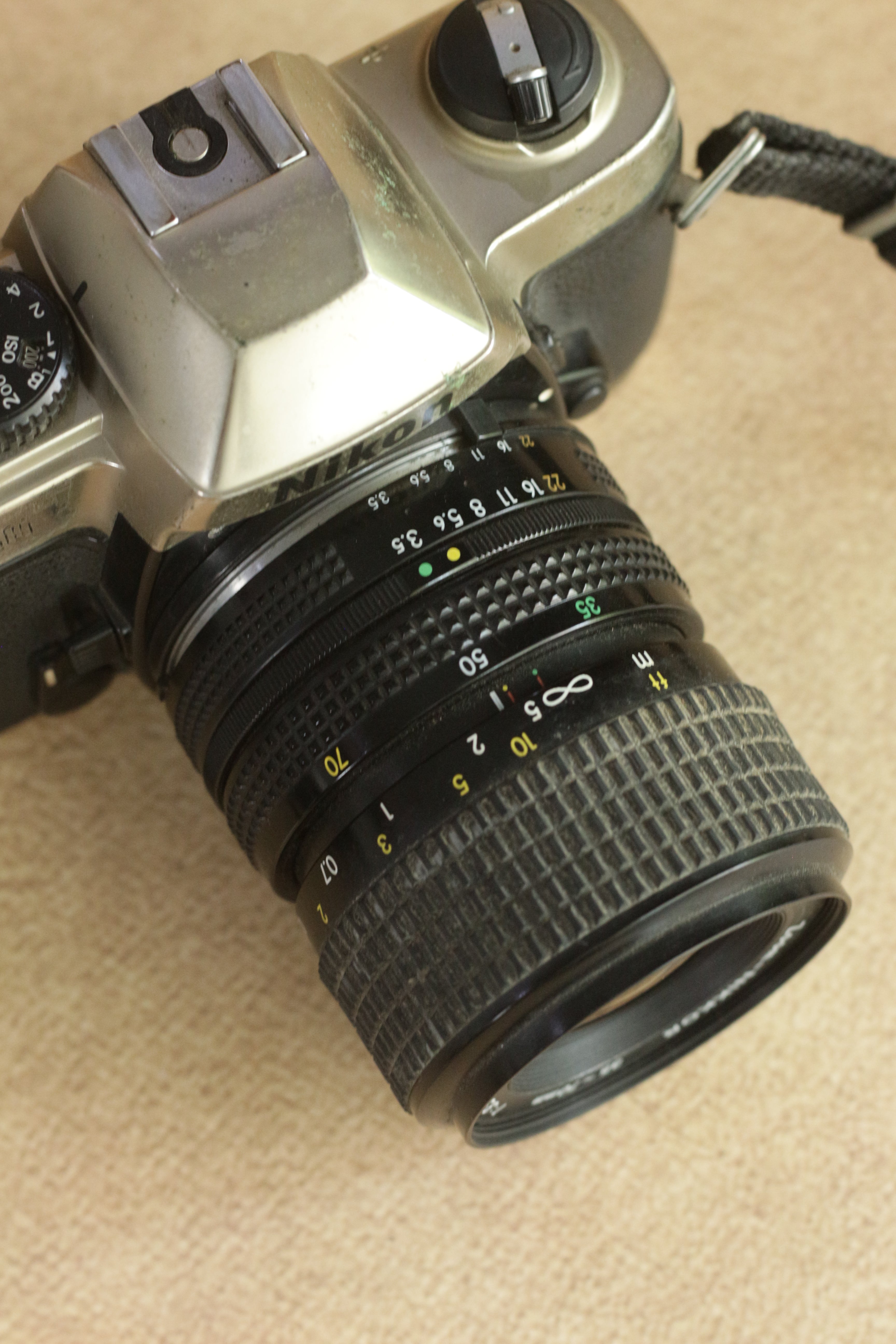 Nikon FM10 + Nikkor 35-70mm Zoom