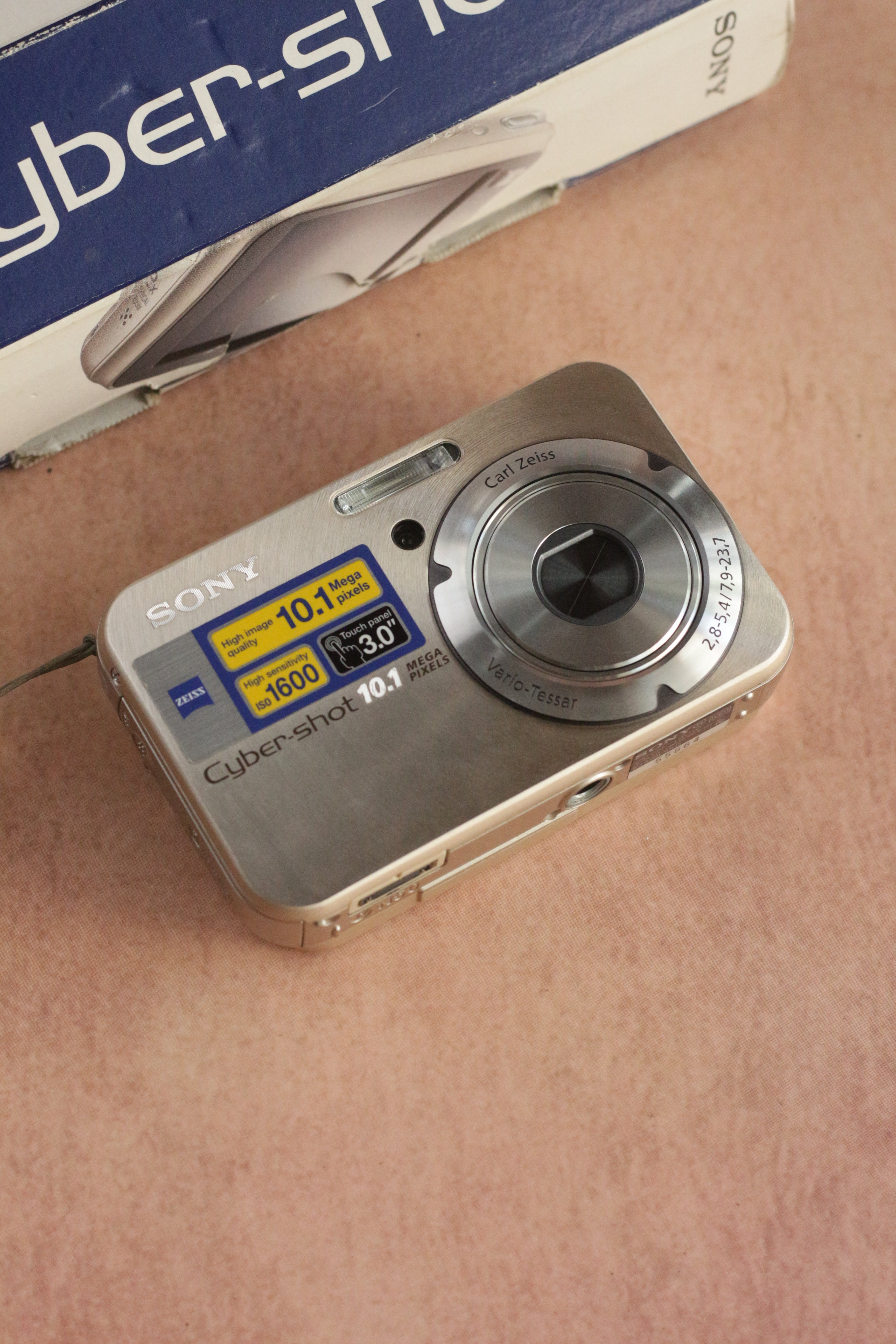 Sony Cyber-shot DSC-N2 + original box