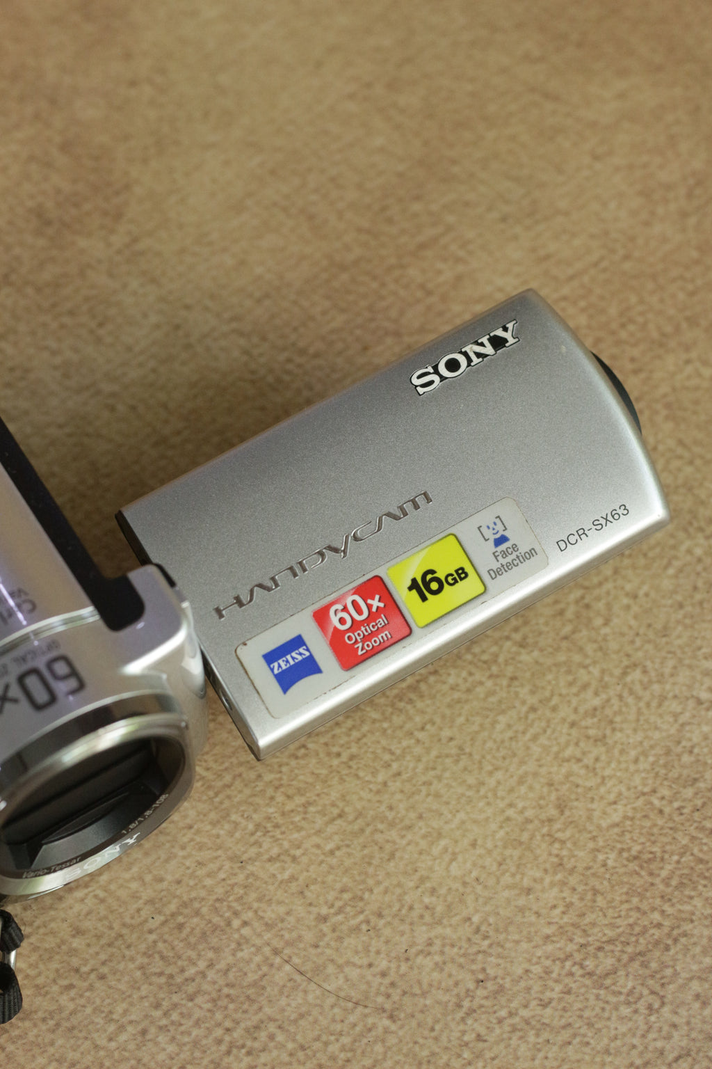 Sony Handycam DCR-SX 63