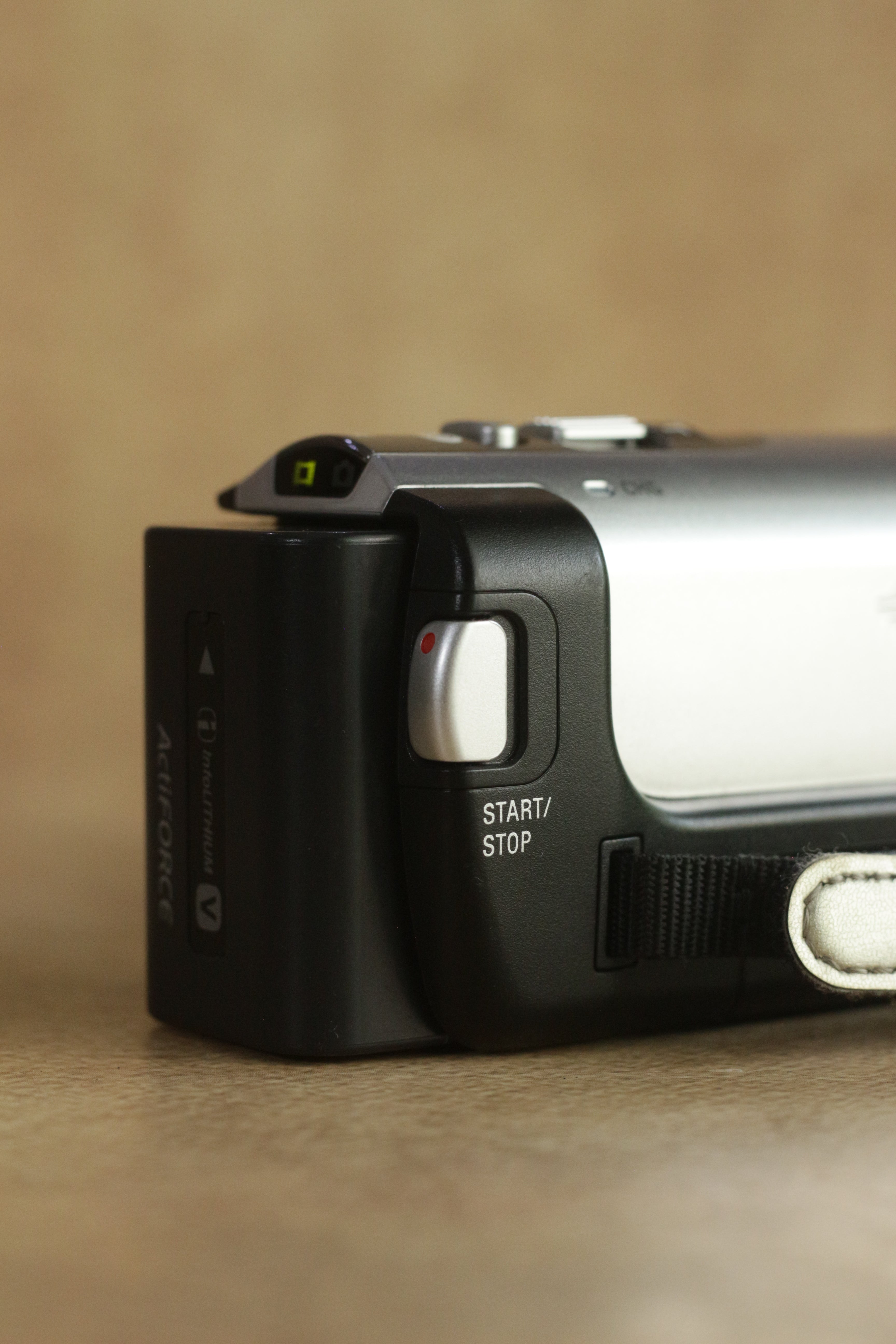 Sony Handycam DCR-SX 63