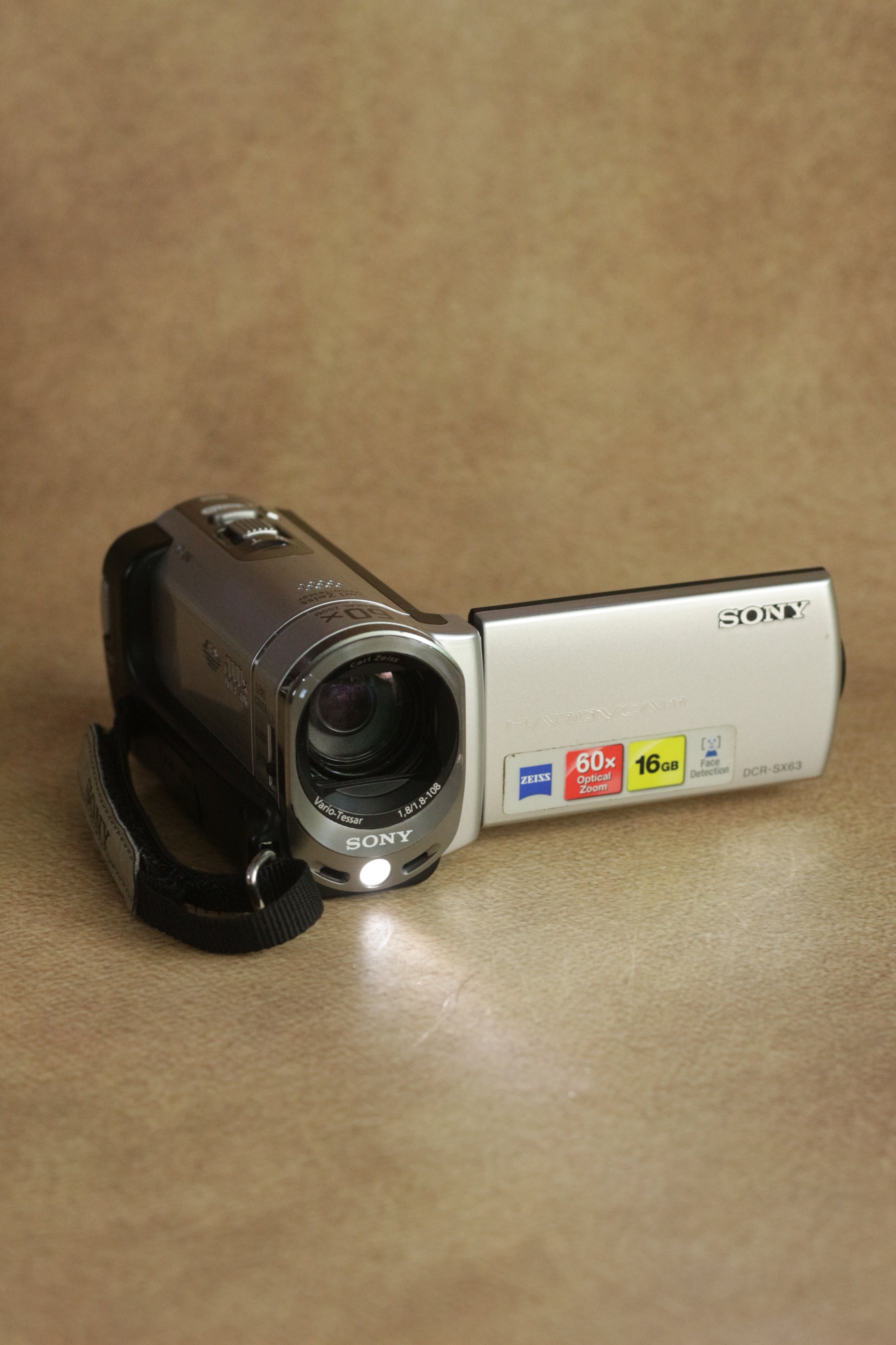 Sony Handycam DCR-SX 63